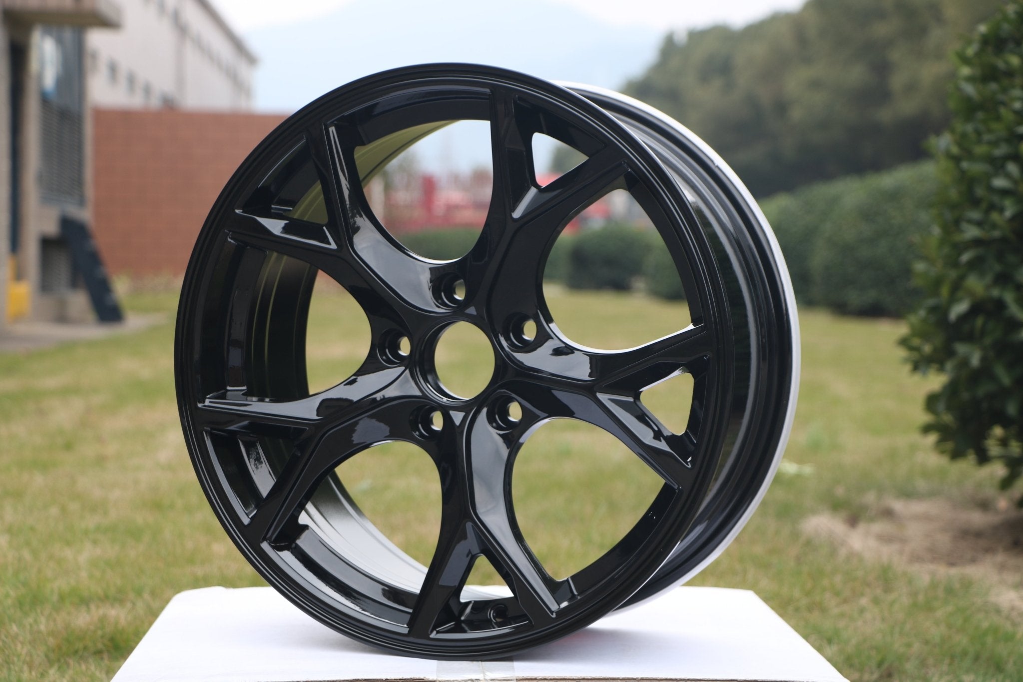 W313 Gloss Black 17x7.5 Et42 5x114.3 CB64.1