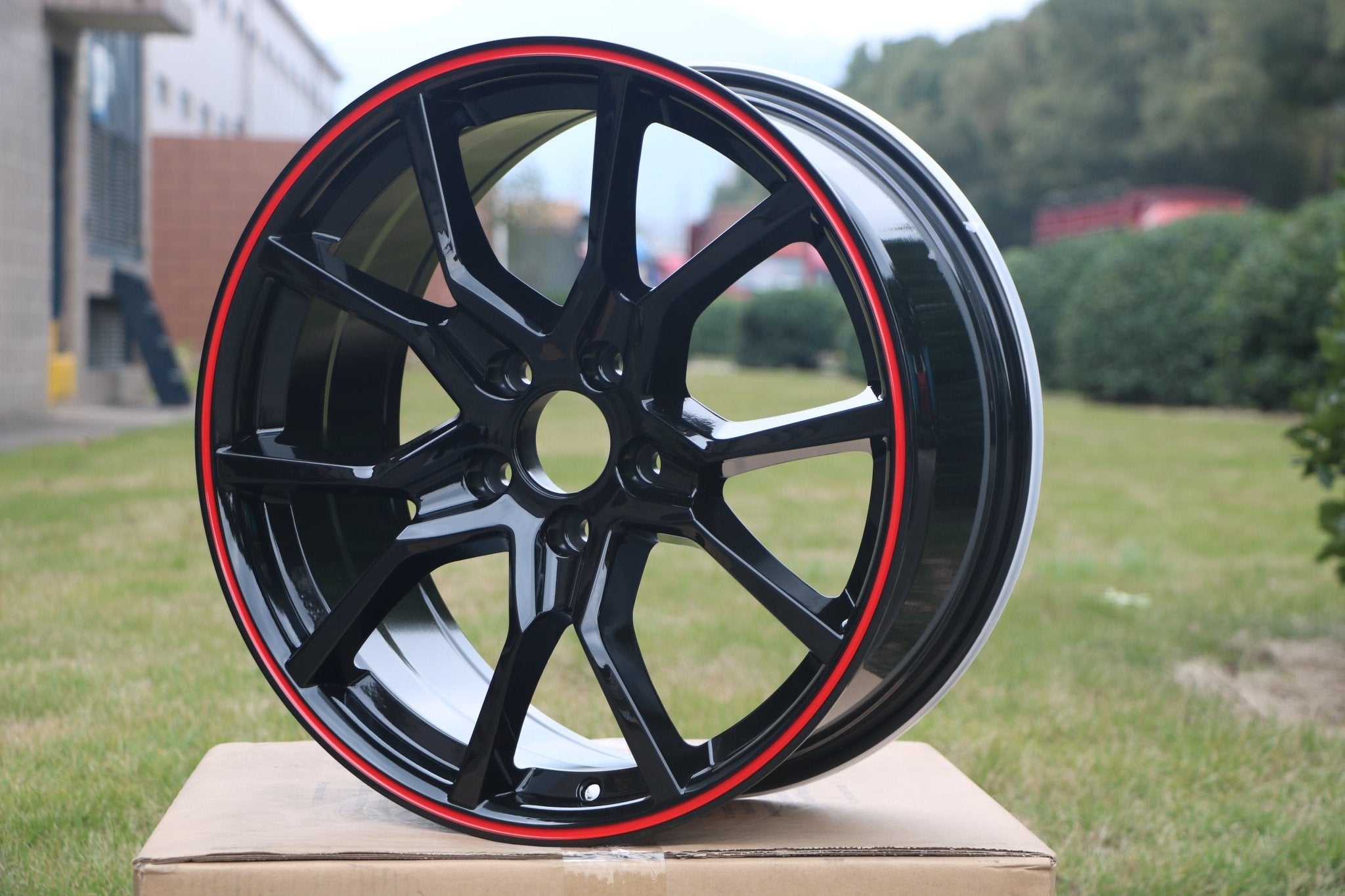 W314 1418 Black with Red Lip 18x8.0 ET41 5x114.3 CB73.1