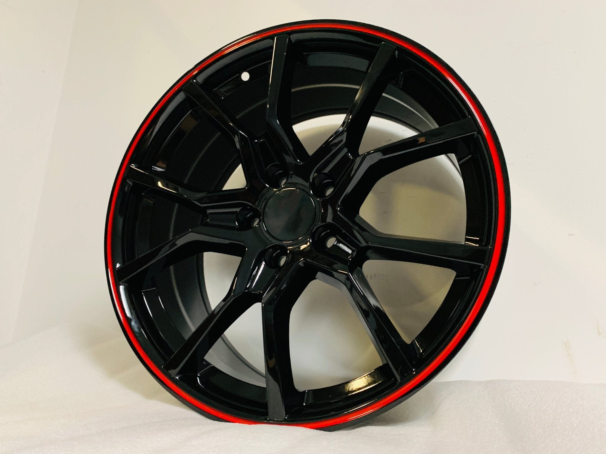 W314 1418 Black with Red Lip 18x8.0 ET41 5x114.3 CB64.1
