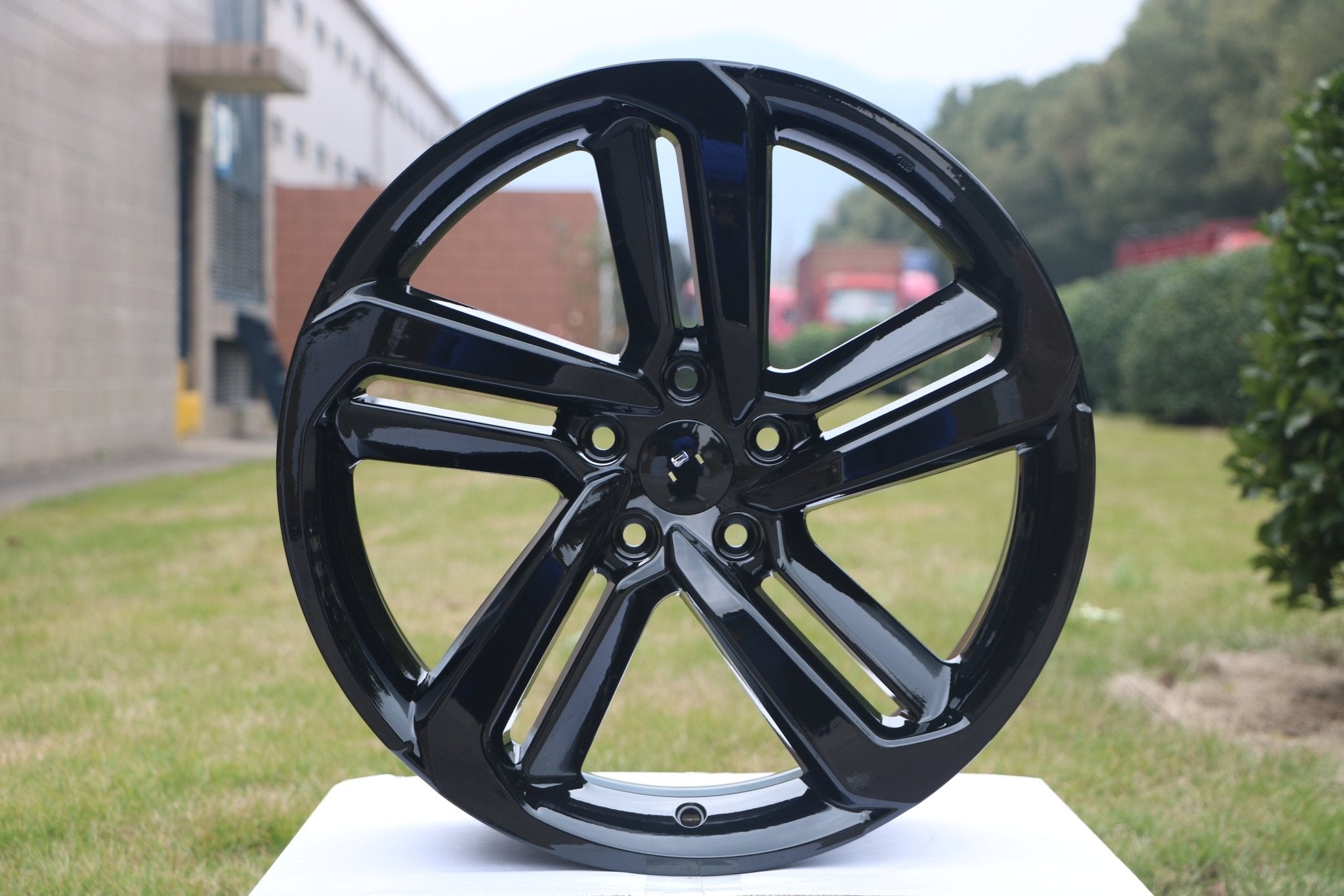 W315 Gloss Black 22*8.5 ET45 5x114.3 CB64.1 45lb box (40lbs) 765kg