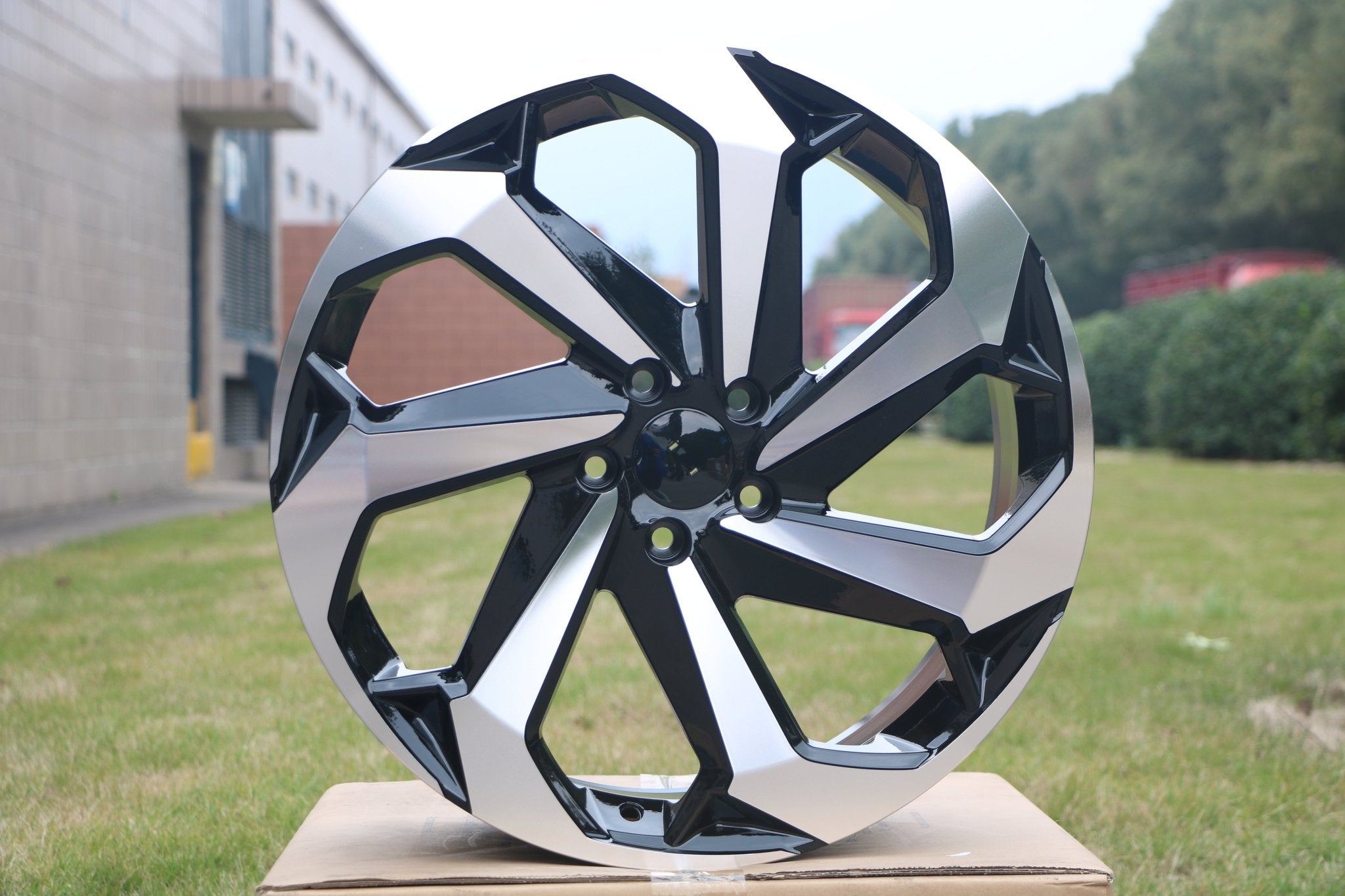 W316 Black Machined Face 22x8.0 ET40 5x100 CB73.1