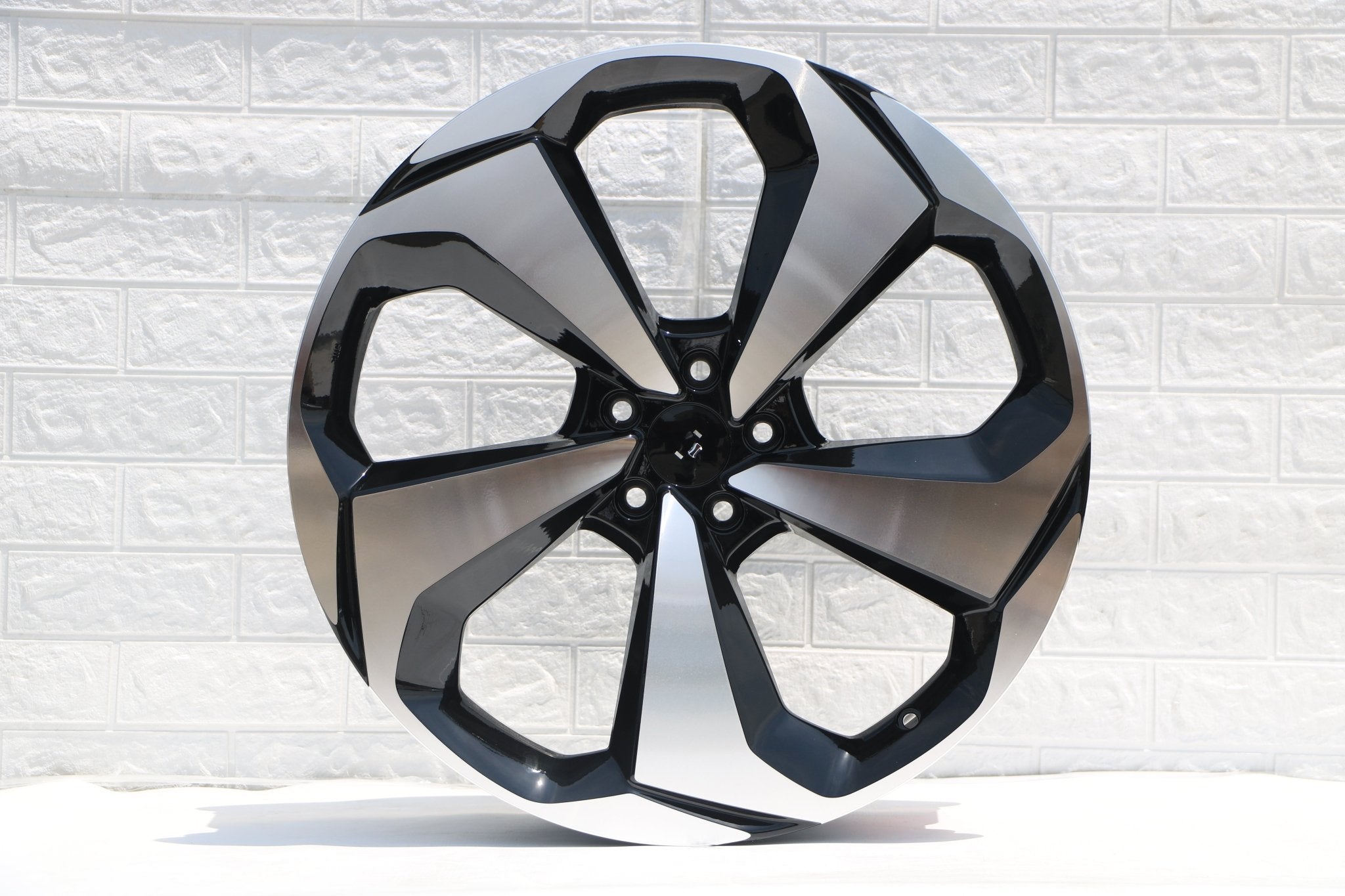 W320 2018 Black Machined Face 20x8.5 Et45 5x114.3 CB64.1