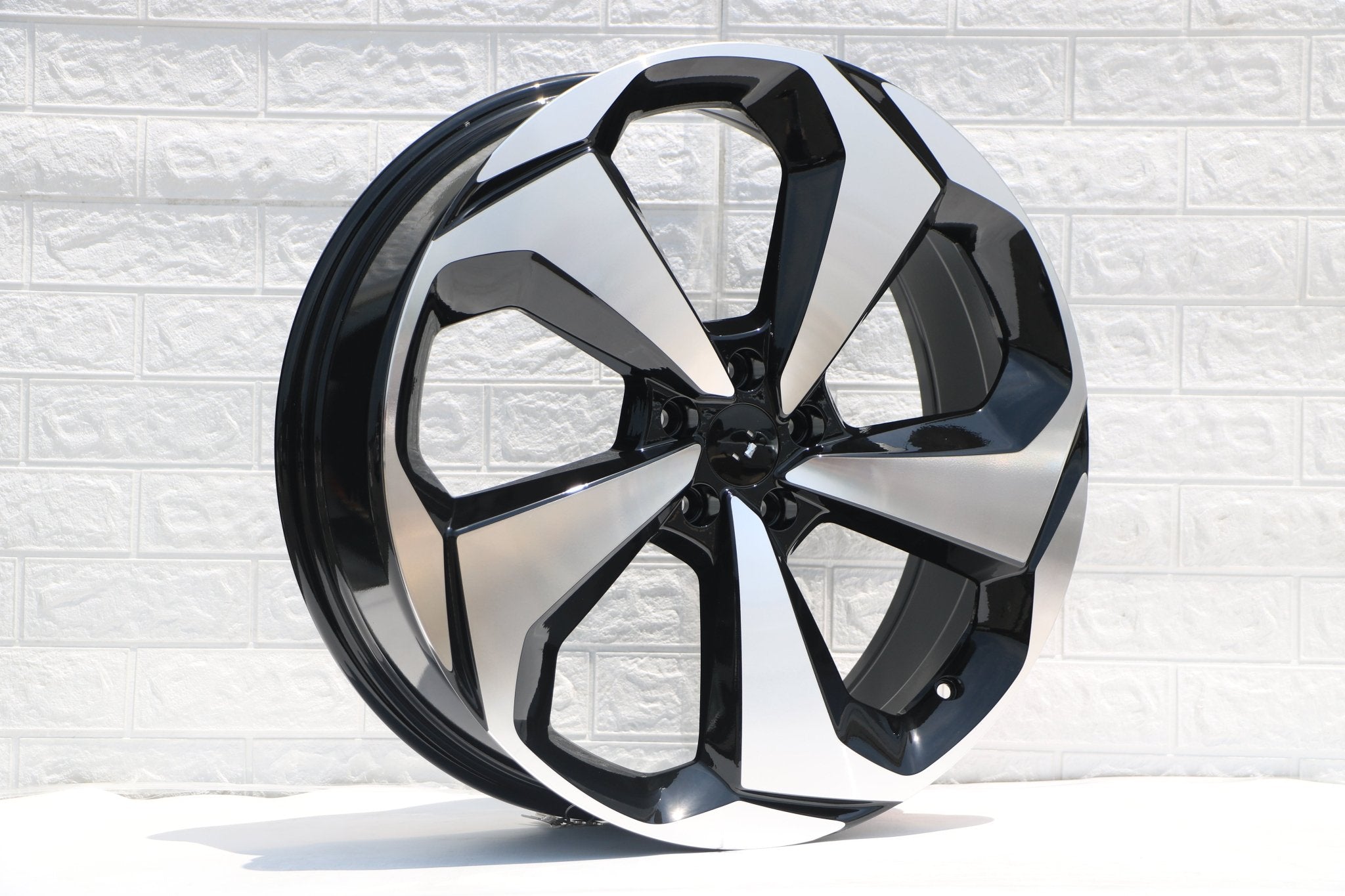 W320 2018 Black Machined Face 20x8.5 Et45 5x114.3 CB64.1