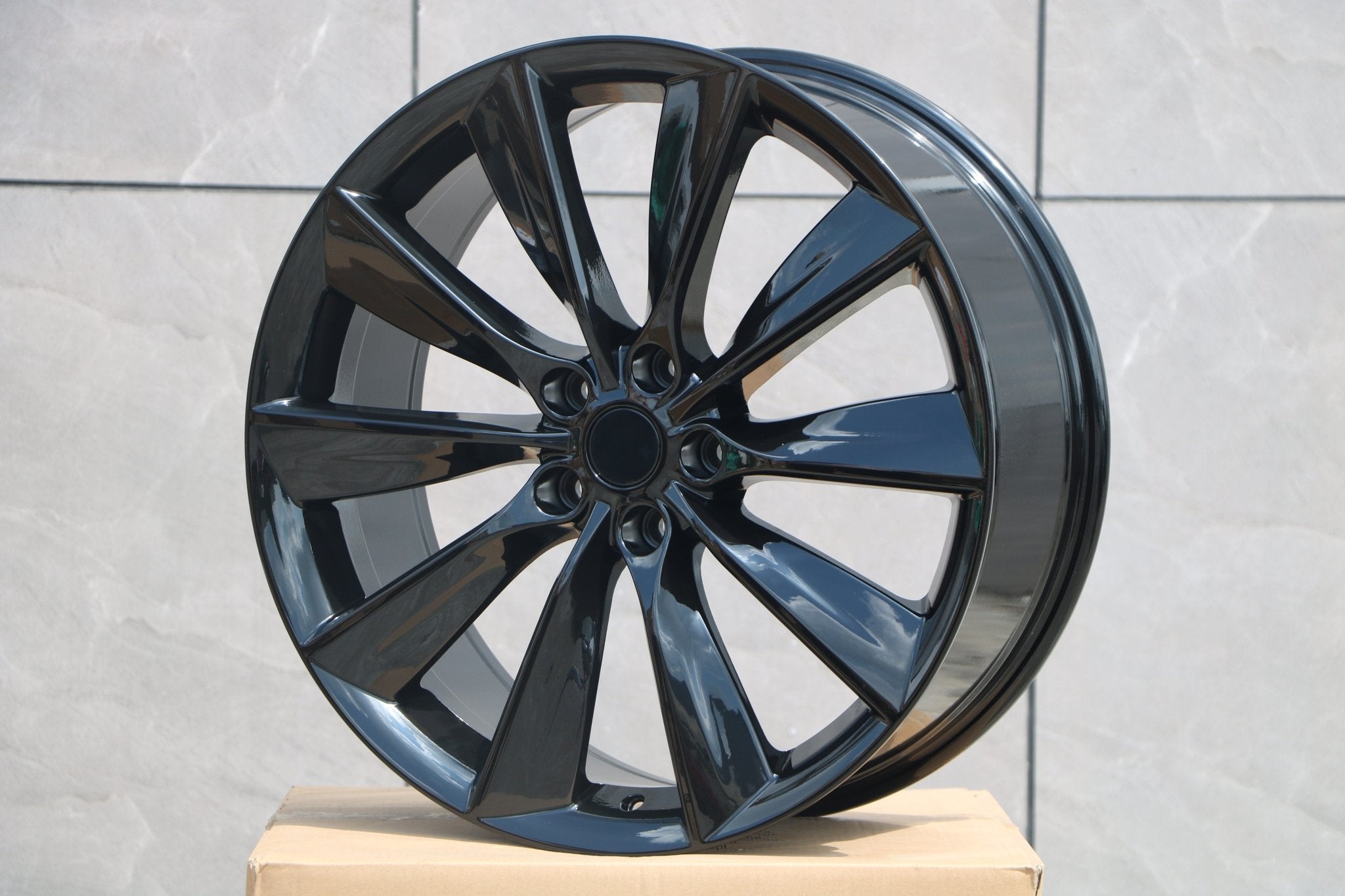 W450 1385 OE Gunmetal  21x8.5 ET40 5x120 CB64.1