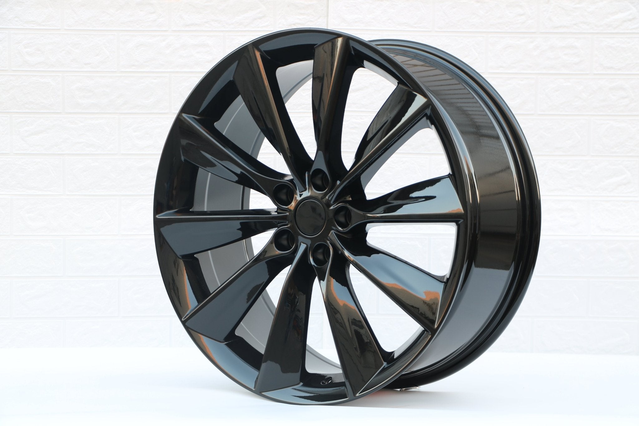 W450 1385 Gloss Black 21x8.5 ET40 5x120 CB64.1