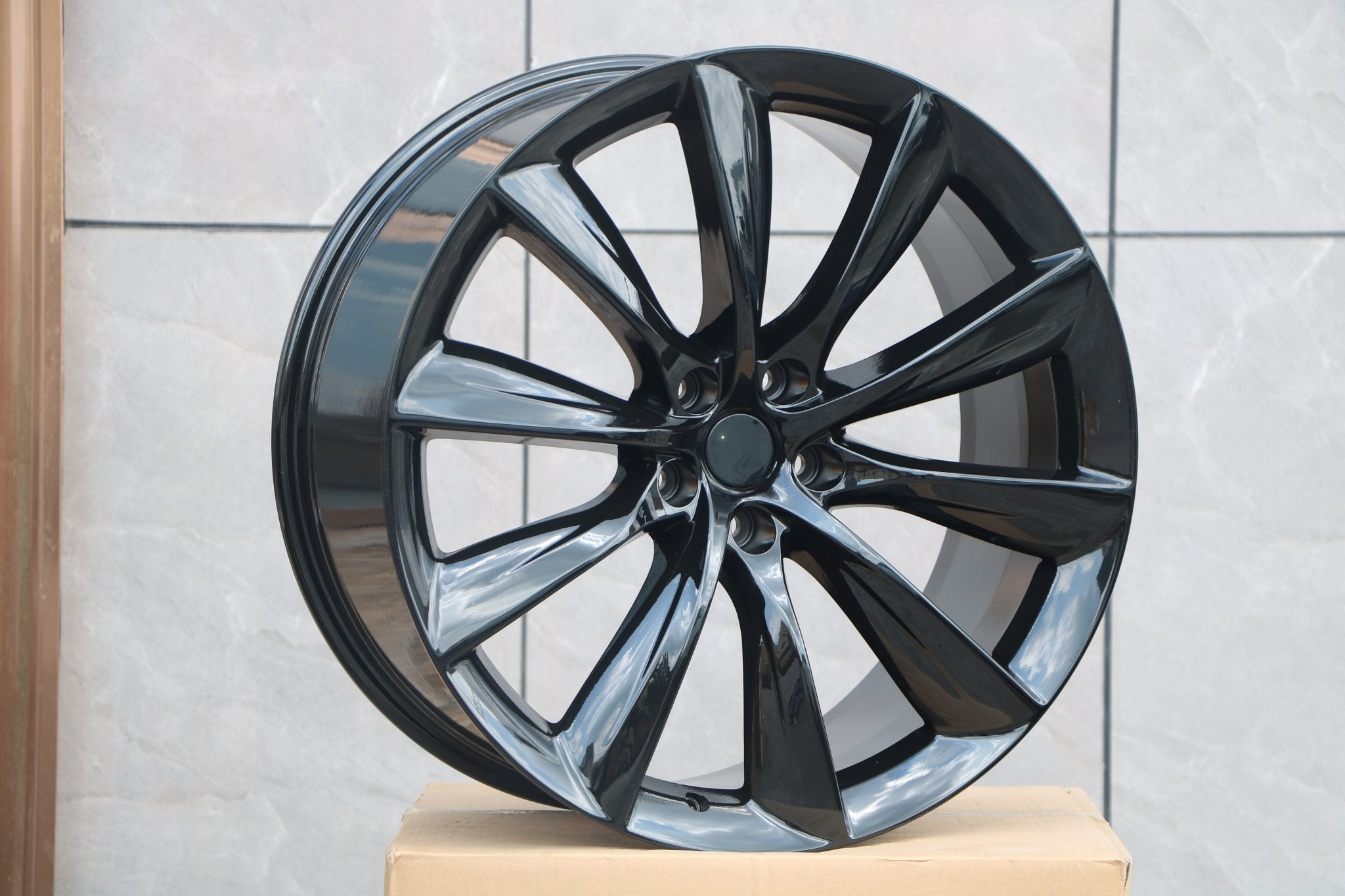 W452 1469 Gloss Black 22x9.0 ET35 5x114.3 CB 73.1 C1385-B