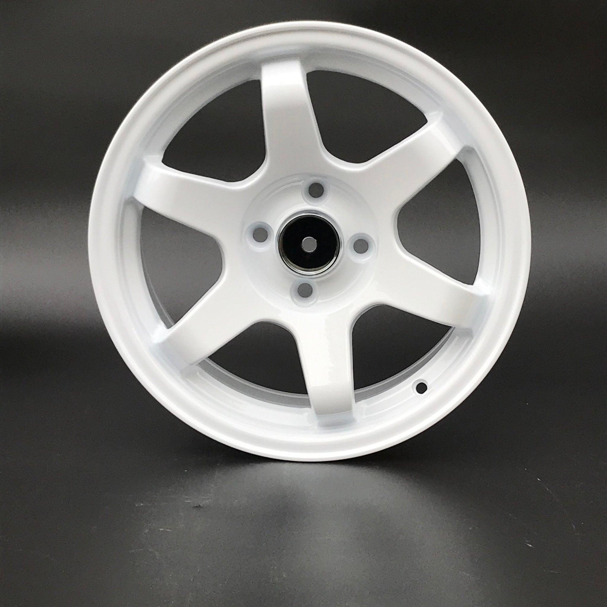 W500 White 18x9.0 Et 30 5x114.3 CB73.1