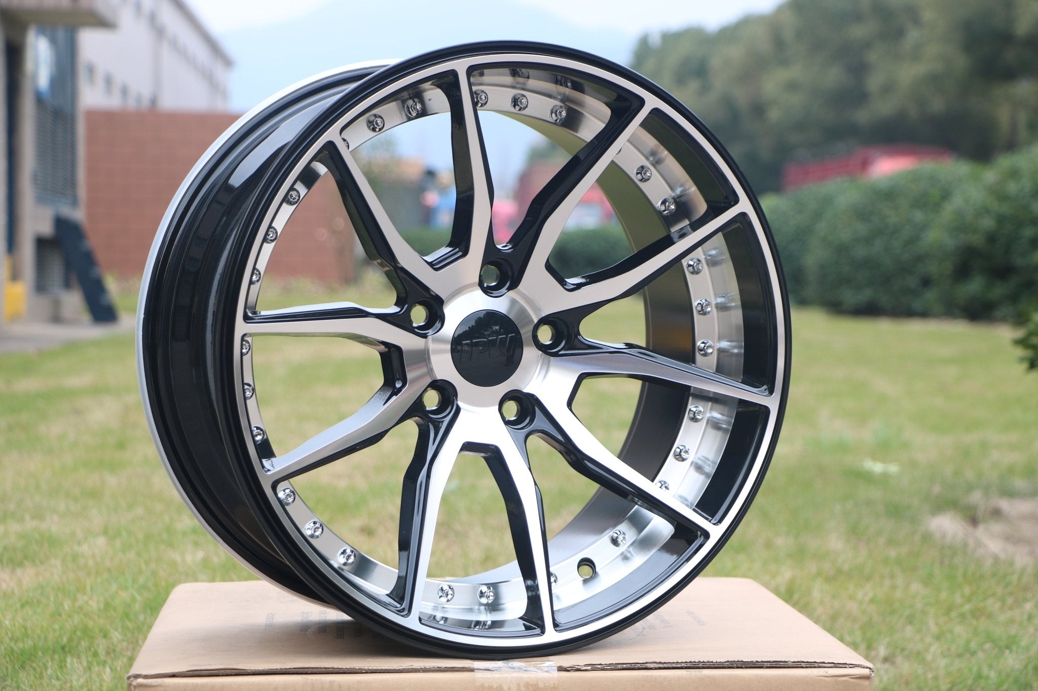 W512 1646 Black Machined Face Silver Rivet 20*8.5 ET35 5x114.3 CB73.1