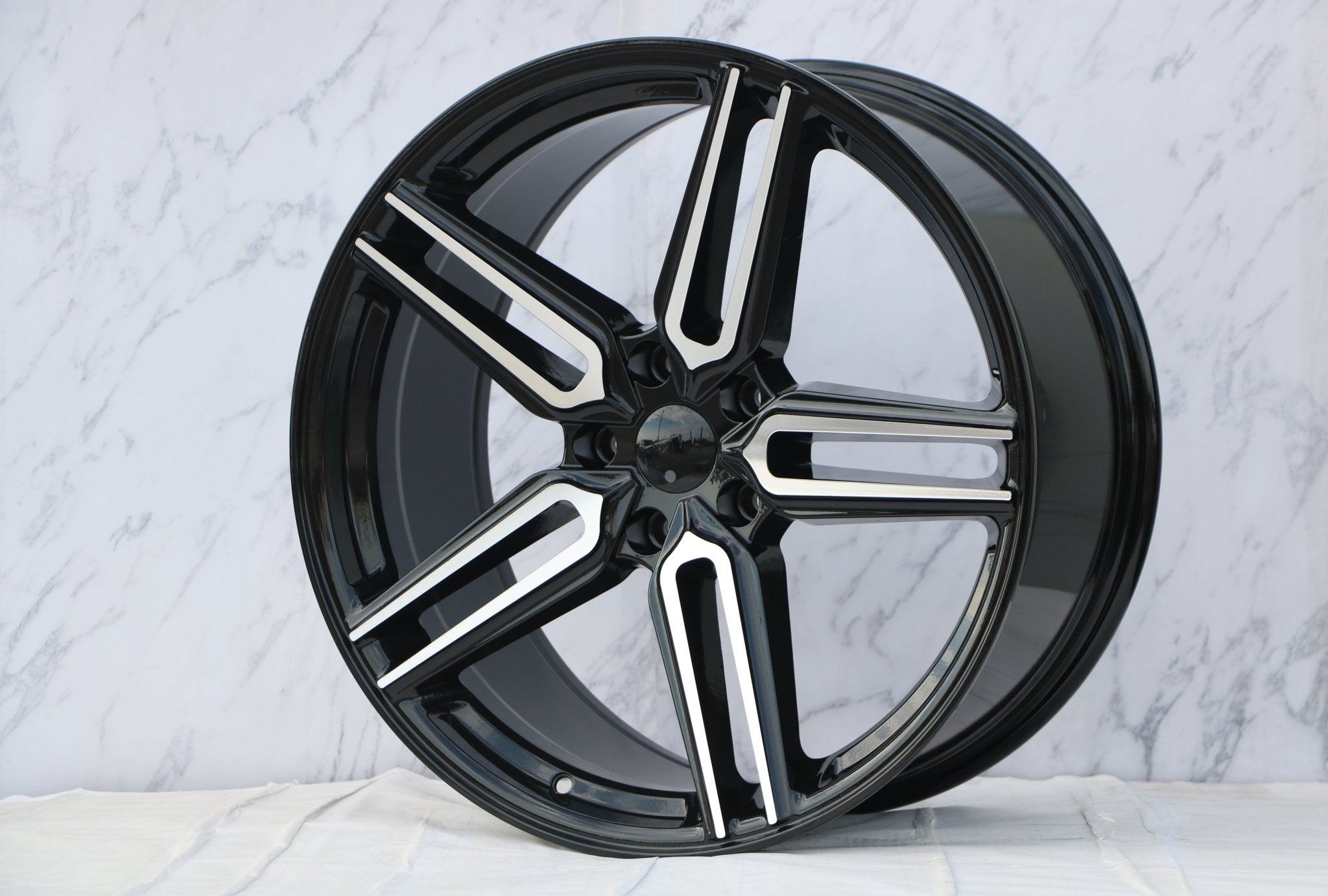 W522 Black Machined Face 20x10.0 ET35 5x120 CB72.56