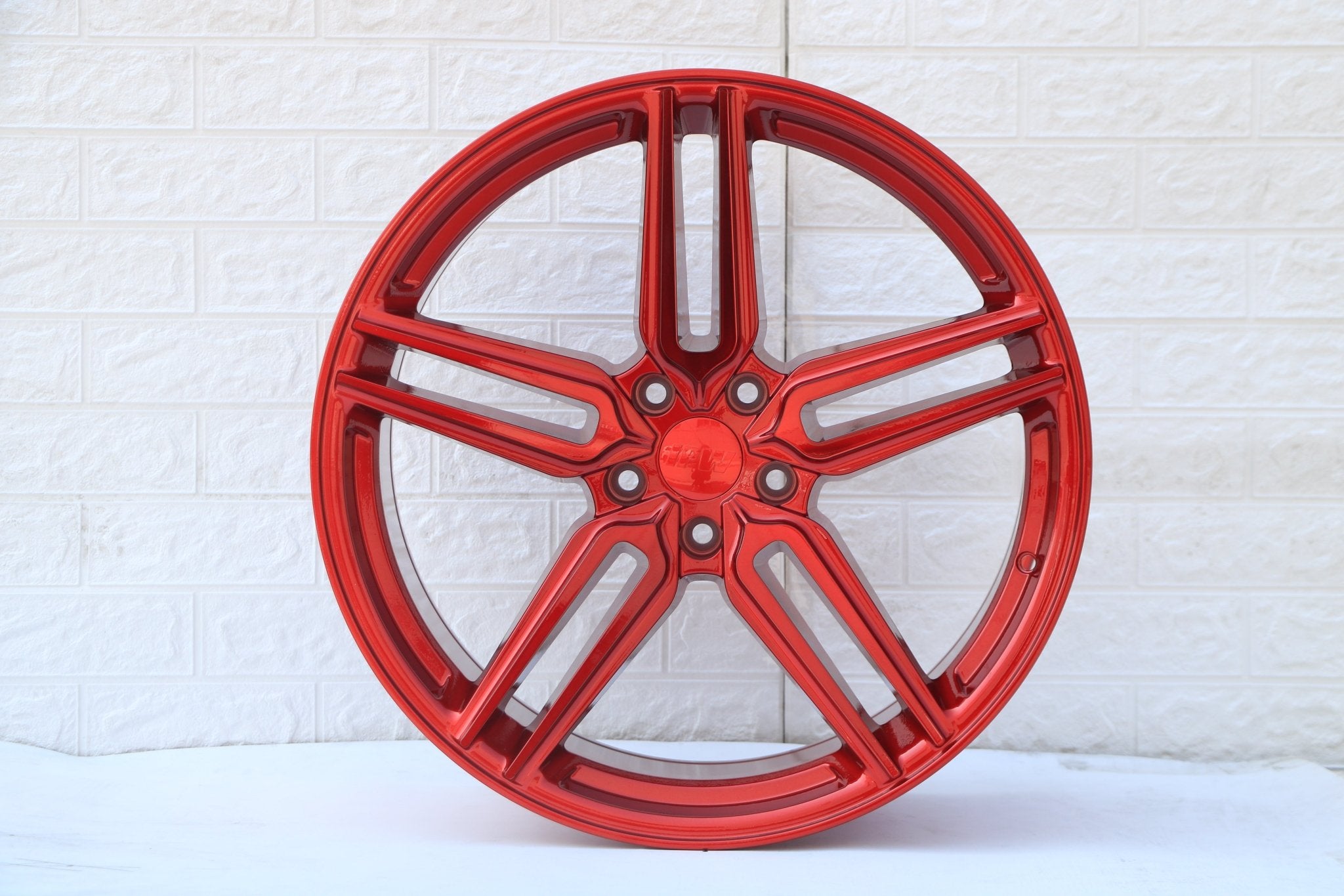 W522 Red 20x9.0 ET35 5x114.3 CB73.1