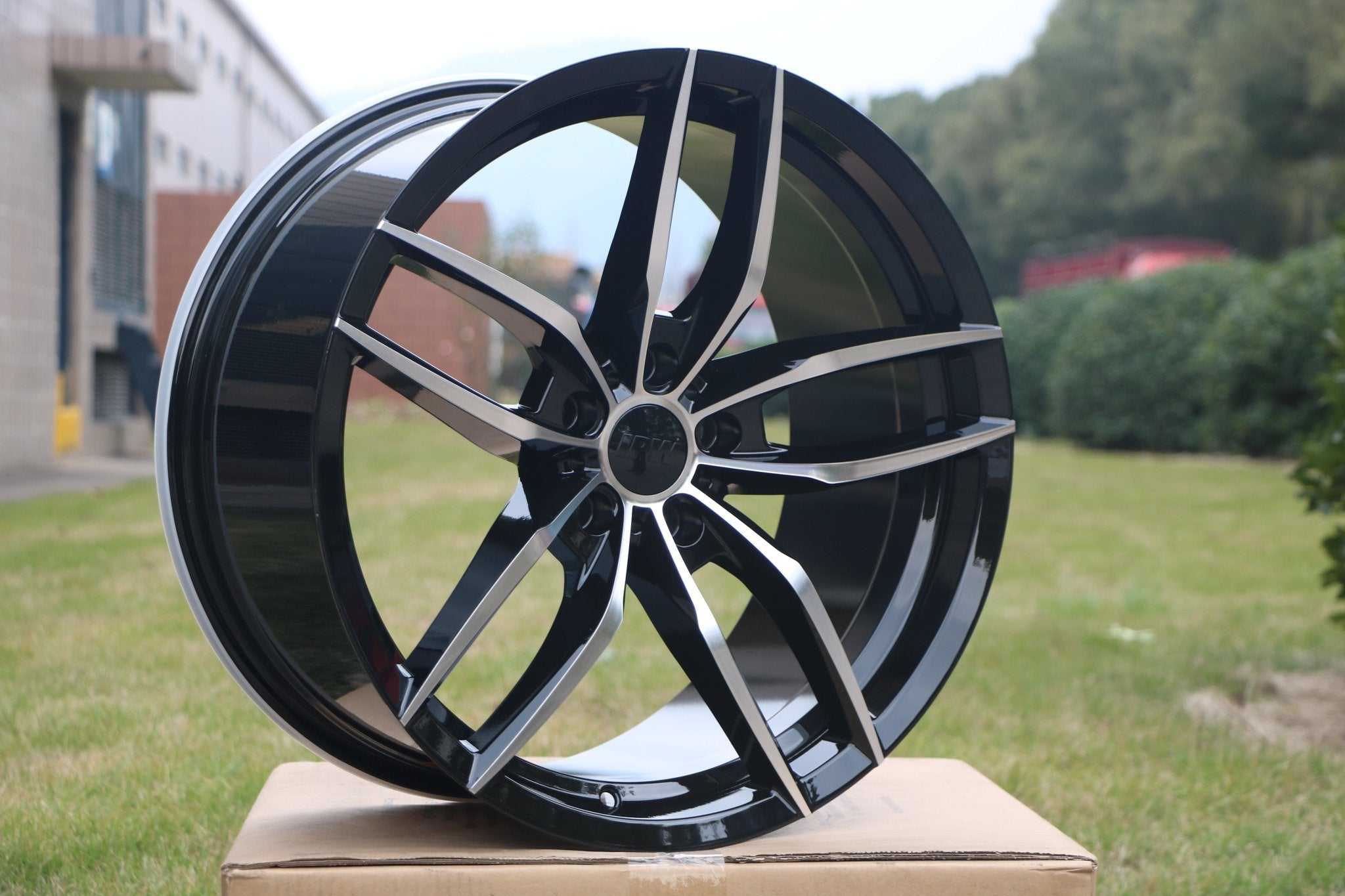 W524 D1407 20x9.5 Black Machined Face 20x8.5 Et35 5x114.3 CB73.1