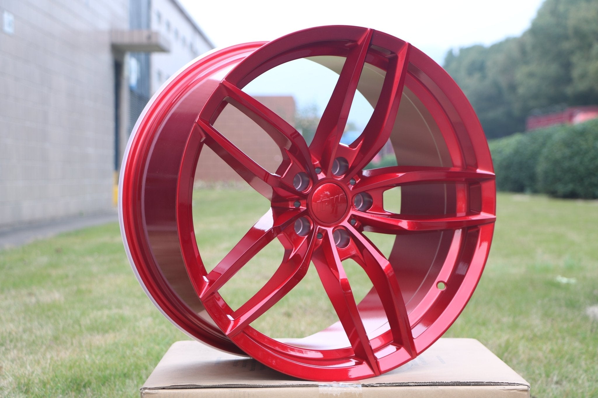 W524 1407 Red 19x8.5 ET35 5x120 CB72.56