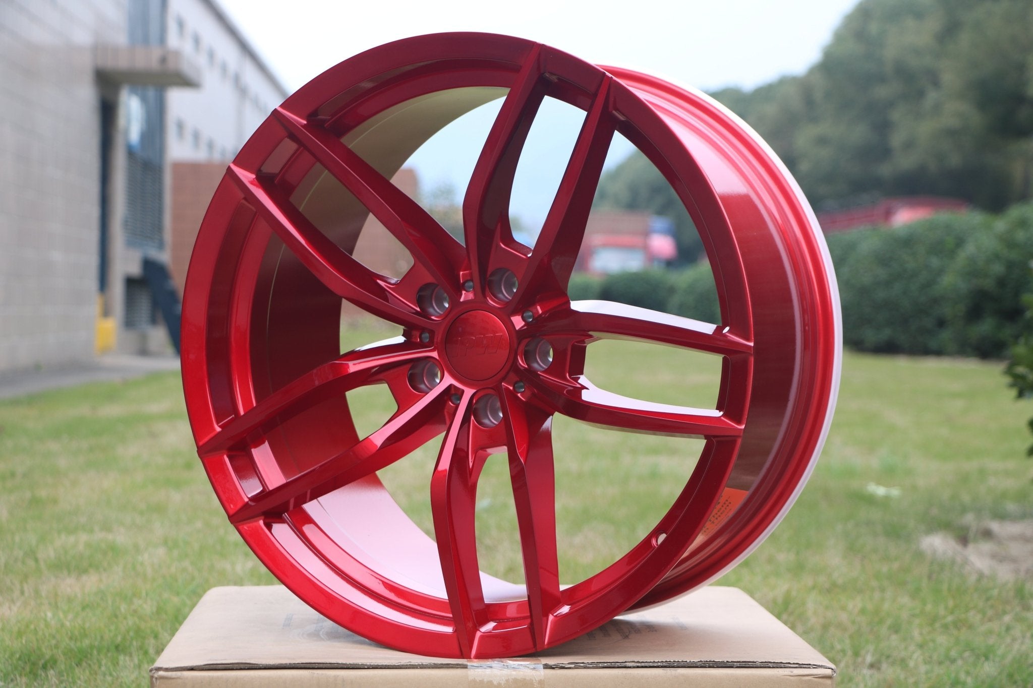 W524 1407 Red 19x9.5 ET35 5x120 CB72.56
