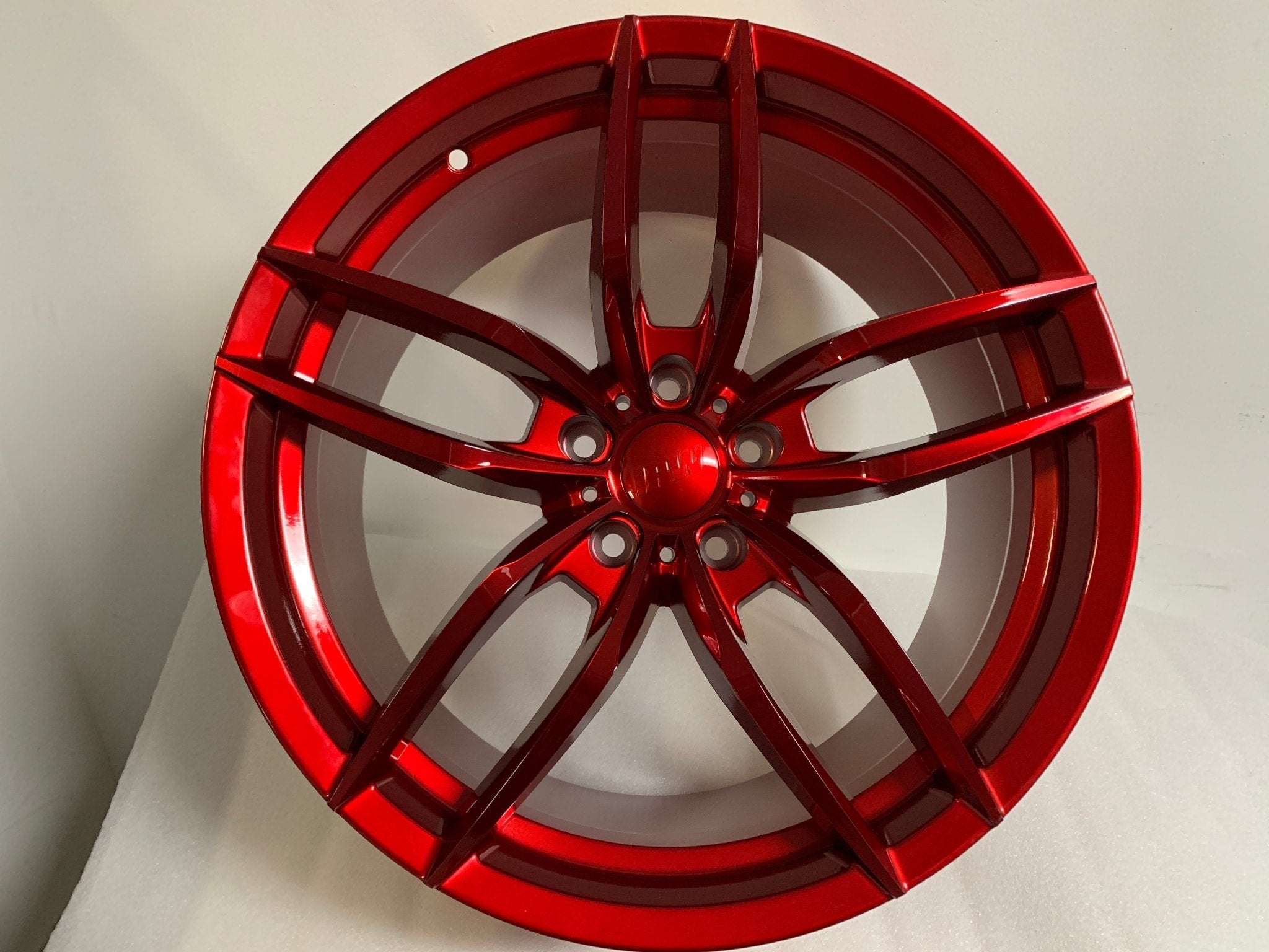 W524 Red 20*9.5 ET35 5x114.3 CB73.1