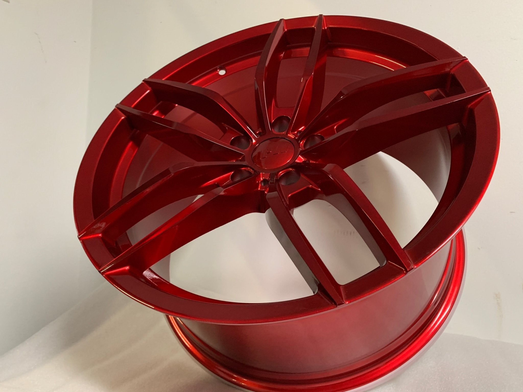 W524 Red 20x8.5 et35 5x114.3 CB73.1