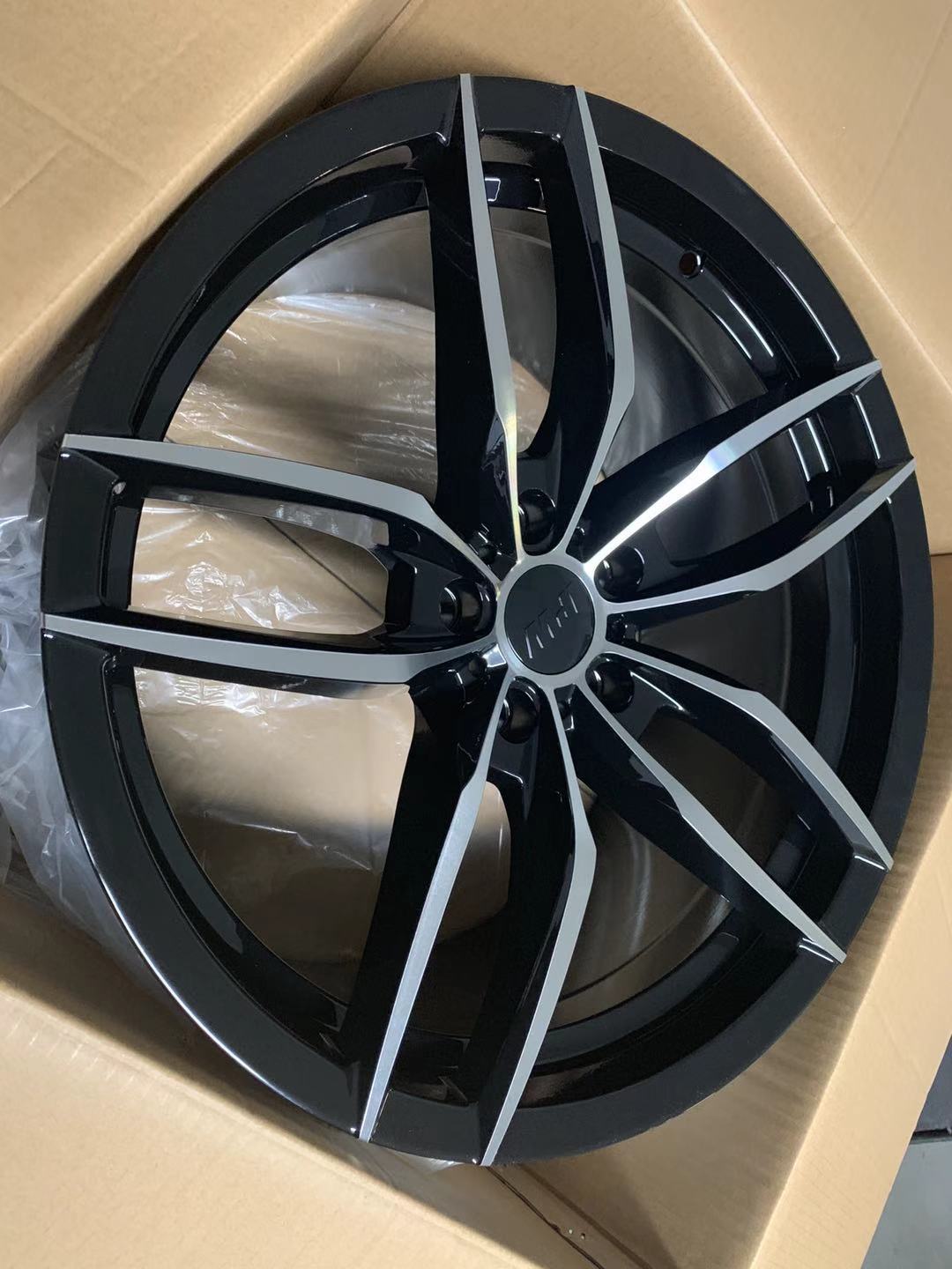 W524 D1407 20x9.5 Black Machined Face 20x8.5 Et35 5x114.3 CB73.1