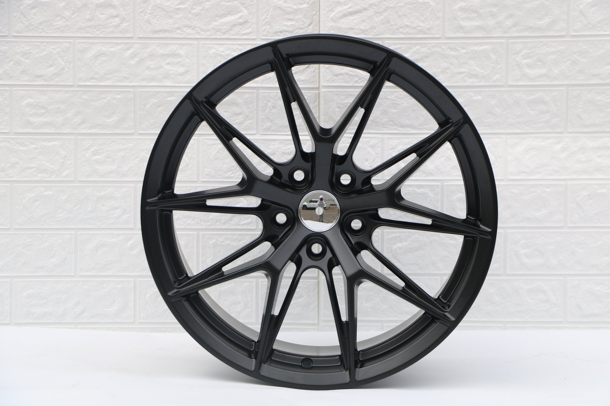 W538 iV-1520 Satin Black 18x8.0 ET35 5x114.3 CB73.1