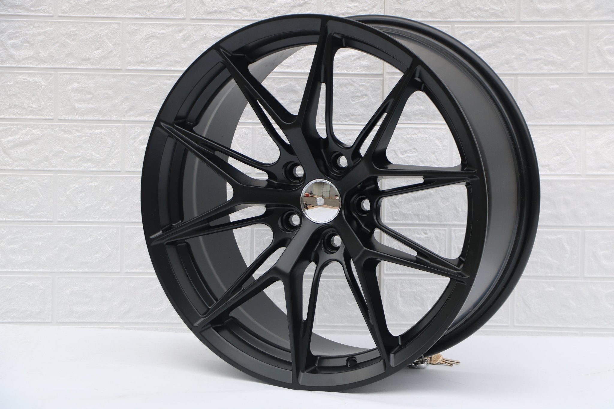 W538 iV-1520 Satin Black 18x8.0 ET35 5x114.3 CB73.1