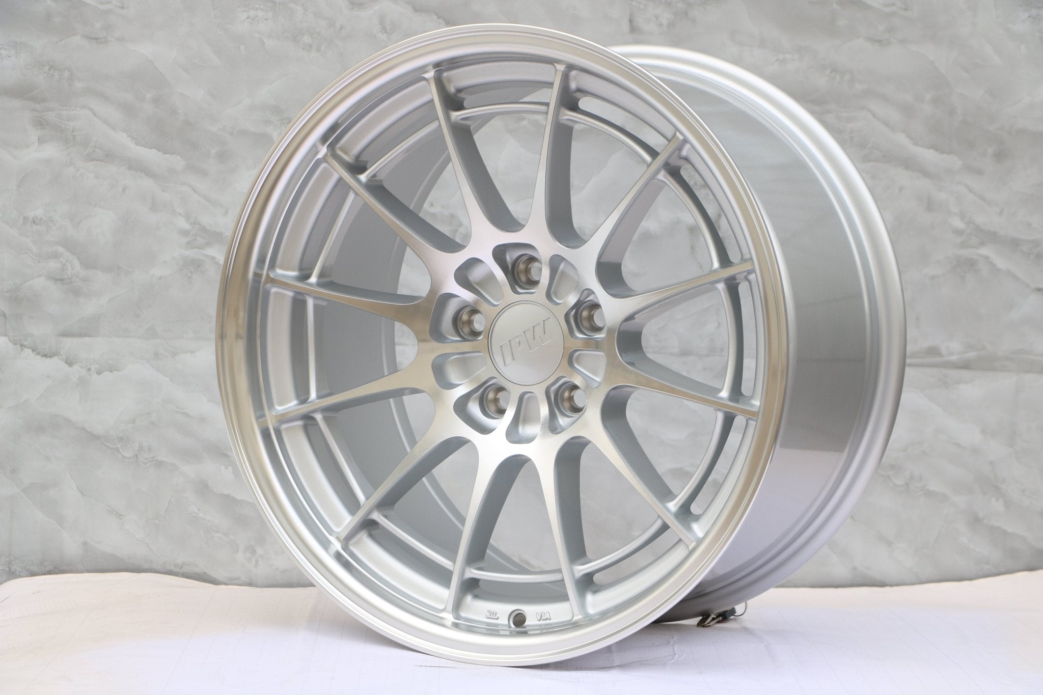W569 XH064 Silver Machined Face 18x8.5 ET35 5x114.3 CB73.1