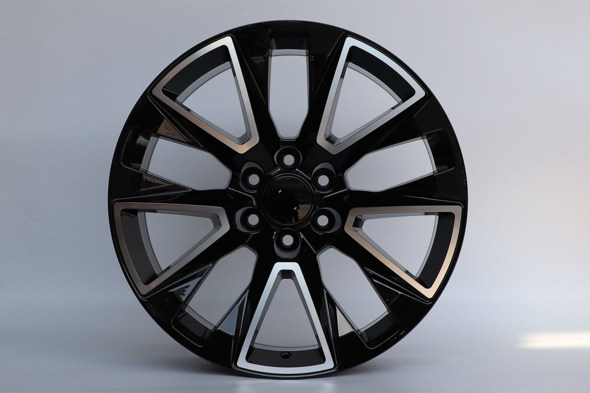 W574 D1752 Black Machined Face 22x9.0 ET24 6x139.7 CB78.1