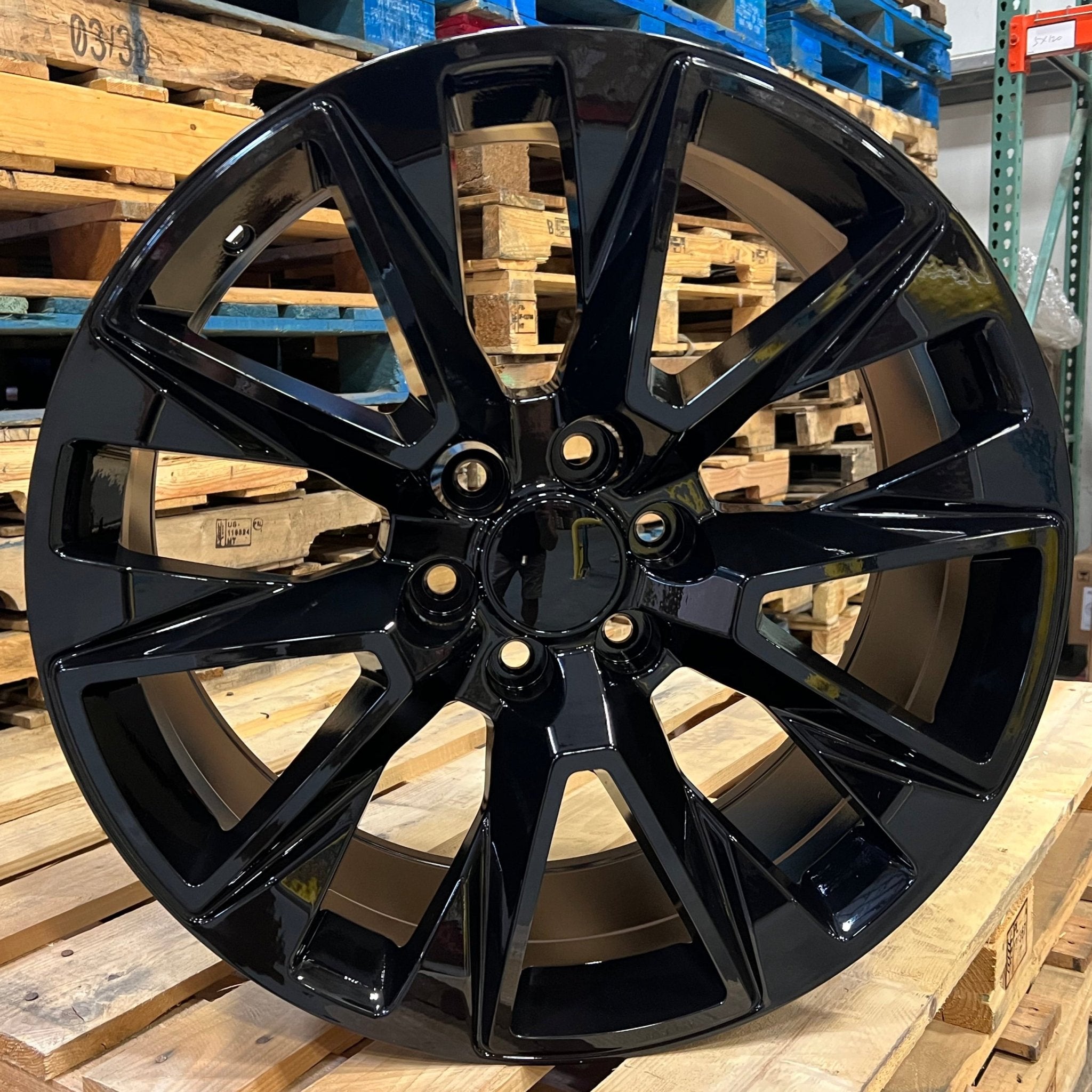 W574 D1752 Gloss Black 22x9.0 ET24 6x139.7 CB78.1 C1291-01-VC3-B