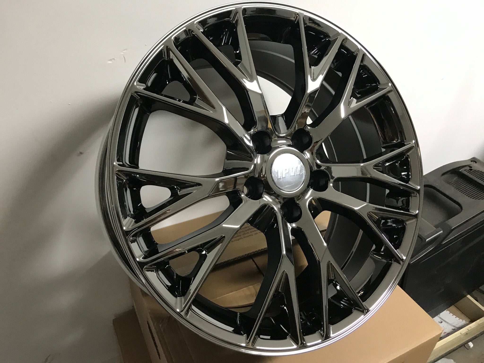 W591 Black Chrome 20x10.0 ET79 5x120.7 CB70.3