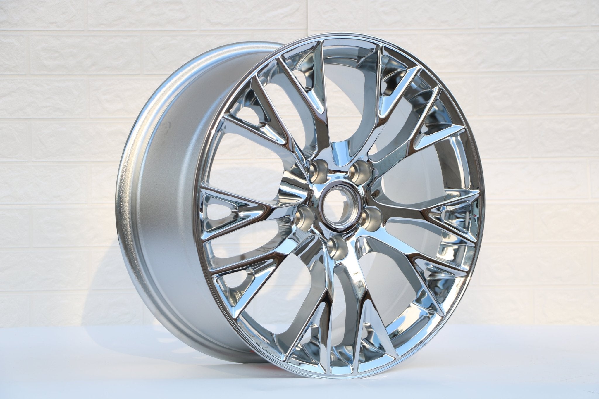 W591 Chrome 18x8.5 5x120.7 ET56 CB70.3 C1187-C