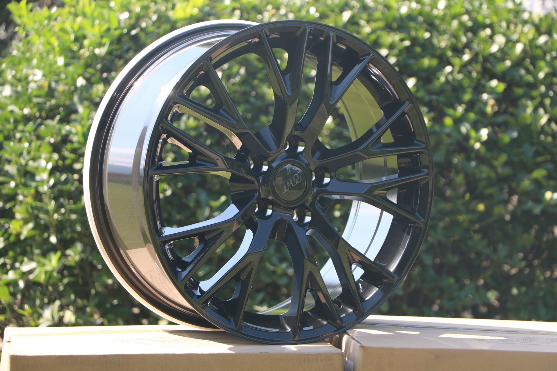 W591 D1187 Gloss Black 18x8.5 5x120.7 ET59 CB70.3 C1187-B