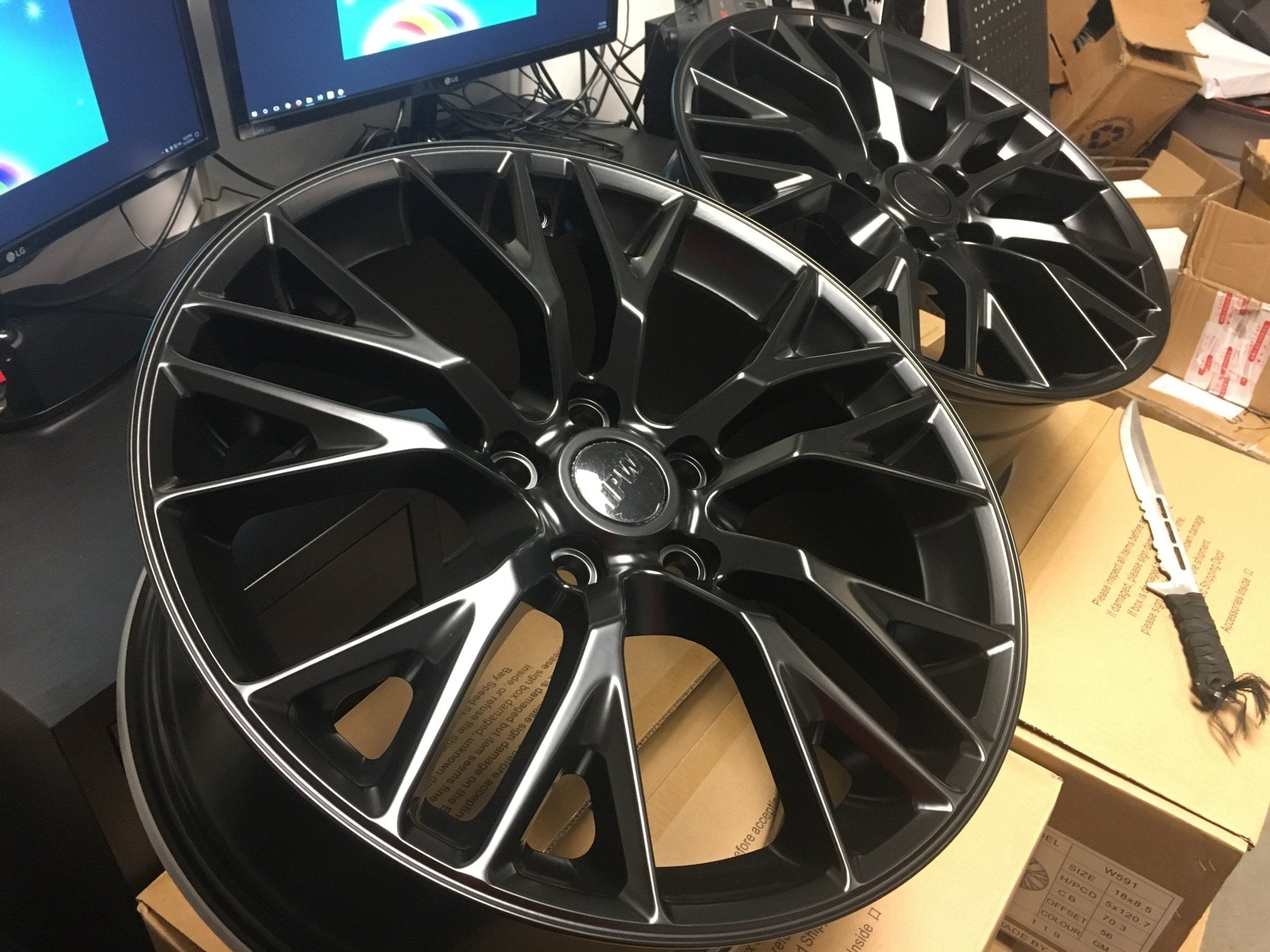 W591 Satin Black 18x8.5 ET56 CB70.3 5x120.7 - WCC 57mm, inside 47.5mm C1187-LA5B