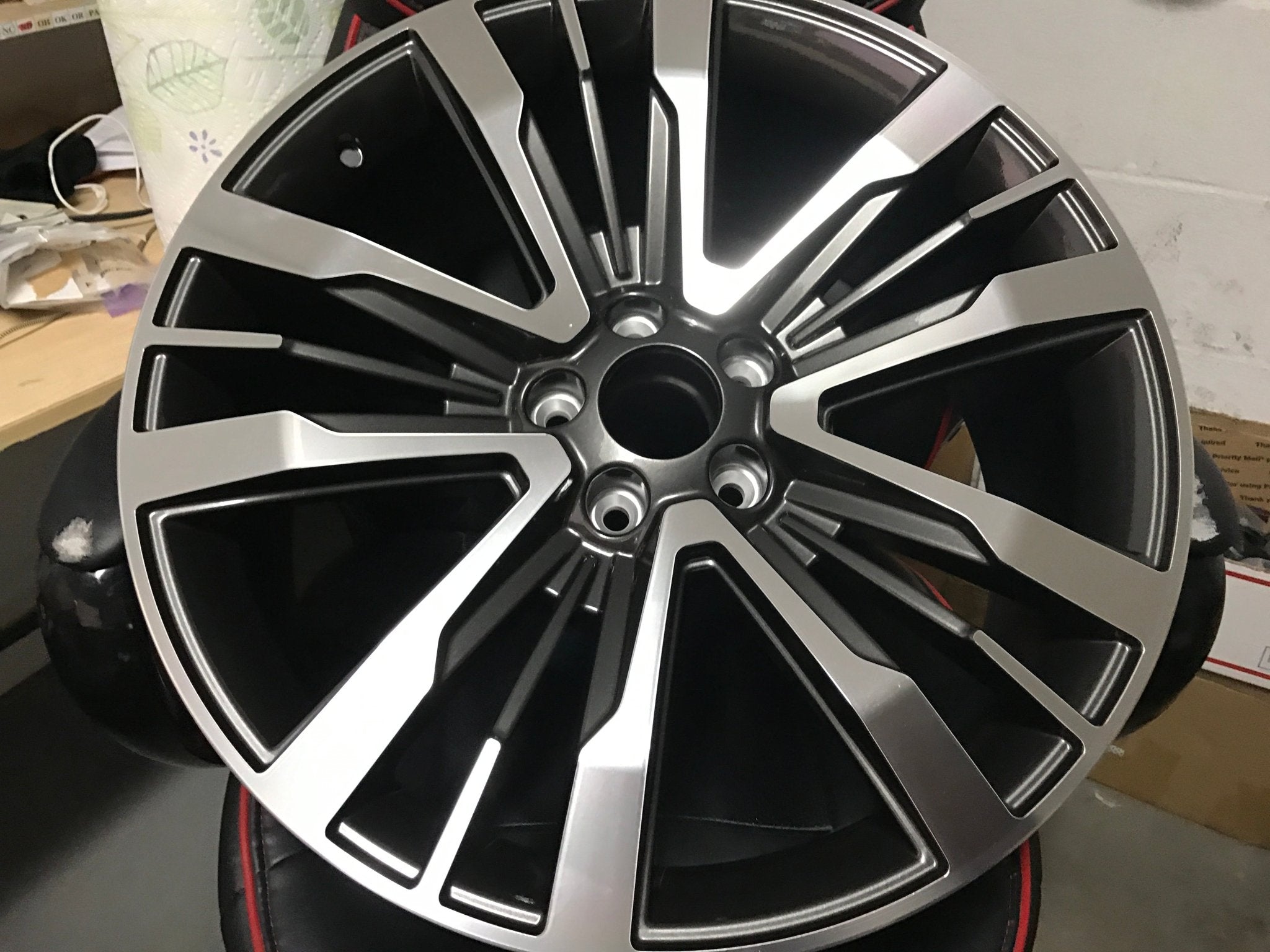 W592 Gunmetal Machined Face 20x8.5 ET44 5x114.3 CB63.4