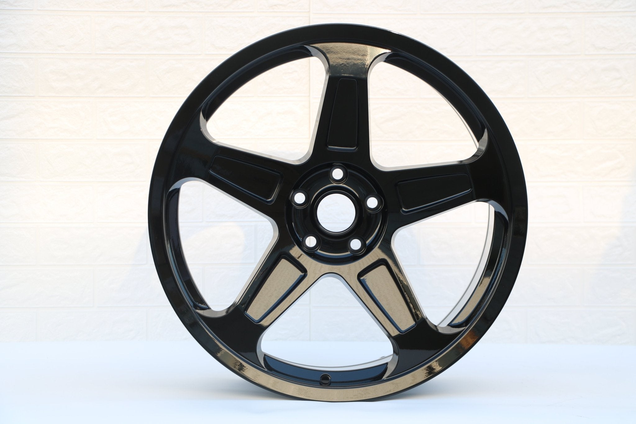 W597 1393 Gloss Black 22x9.0 ET20 CB71.5 5x115