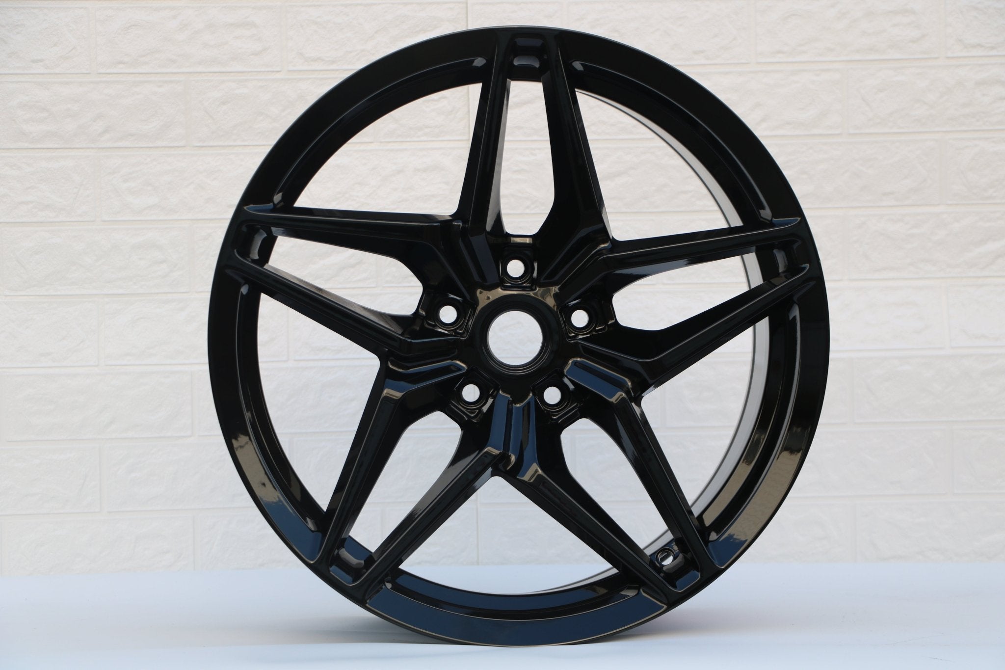 W599 D1584 Gloss Black 20x11  ET73 5x120.7 CB70.3