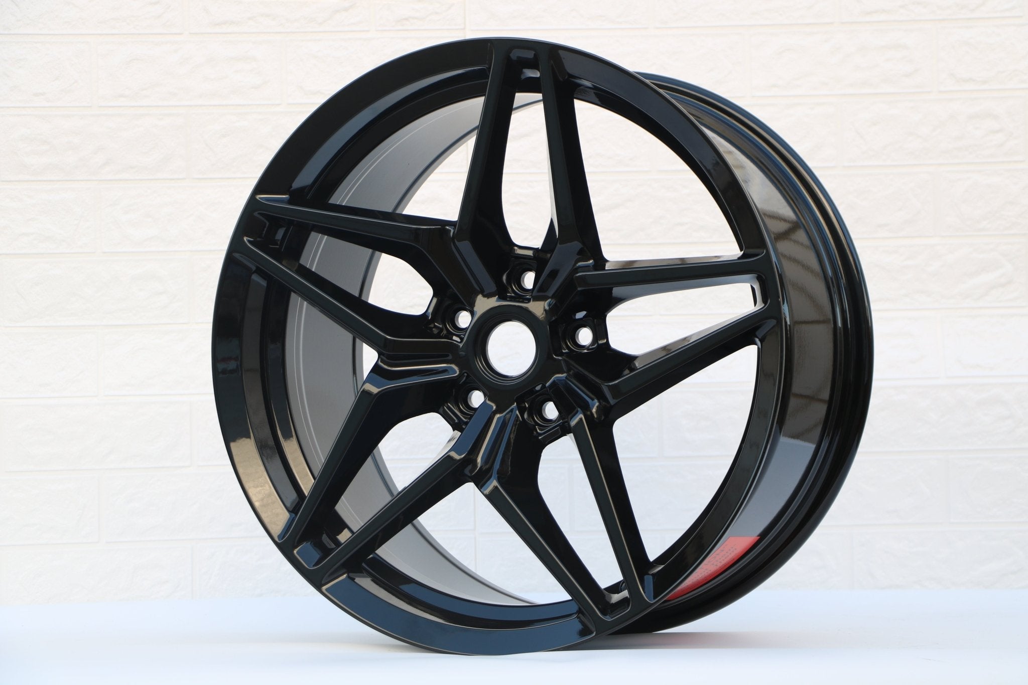 W599 D1584 Gloss Black 19x9.5 ET50 5x120.7 CB70.3