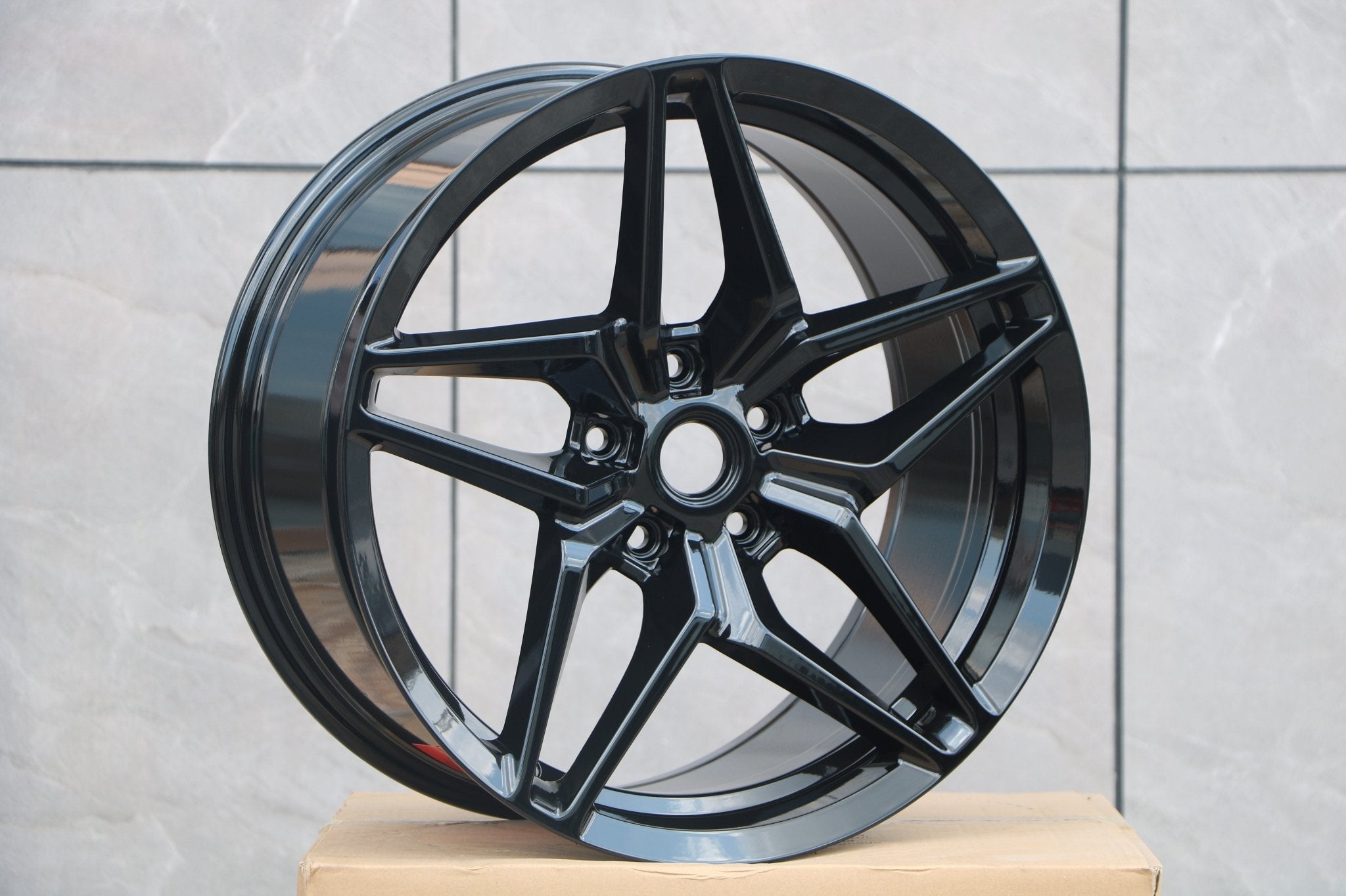 W599 D1584 Gloss Black 20x11  ET73 5x120.7 CB70.3