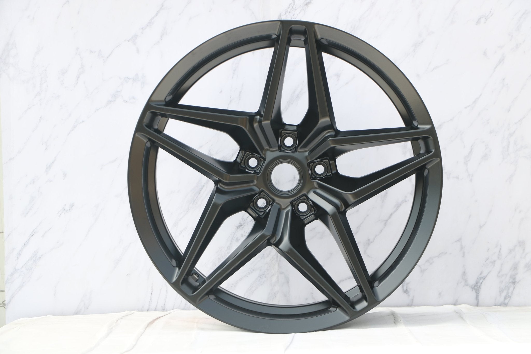 W599 D1584 Satin Black 19x9.5 ET55 5x120.7 CB70.3