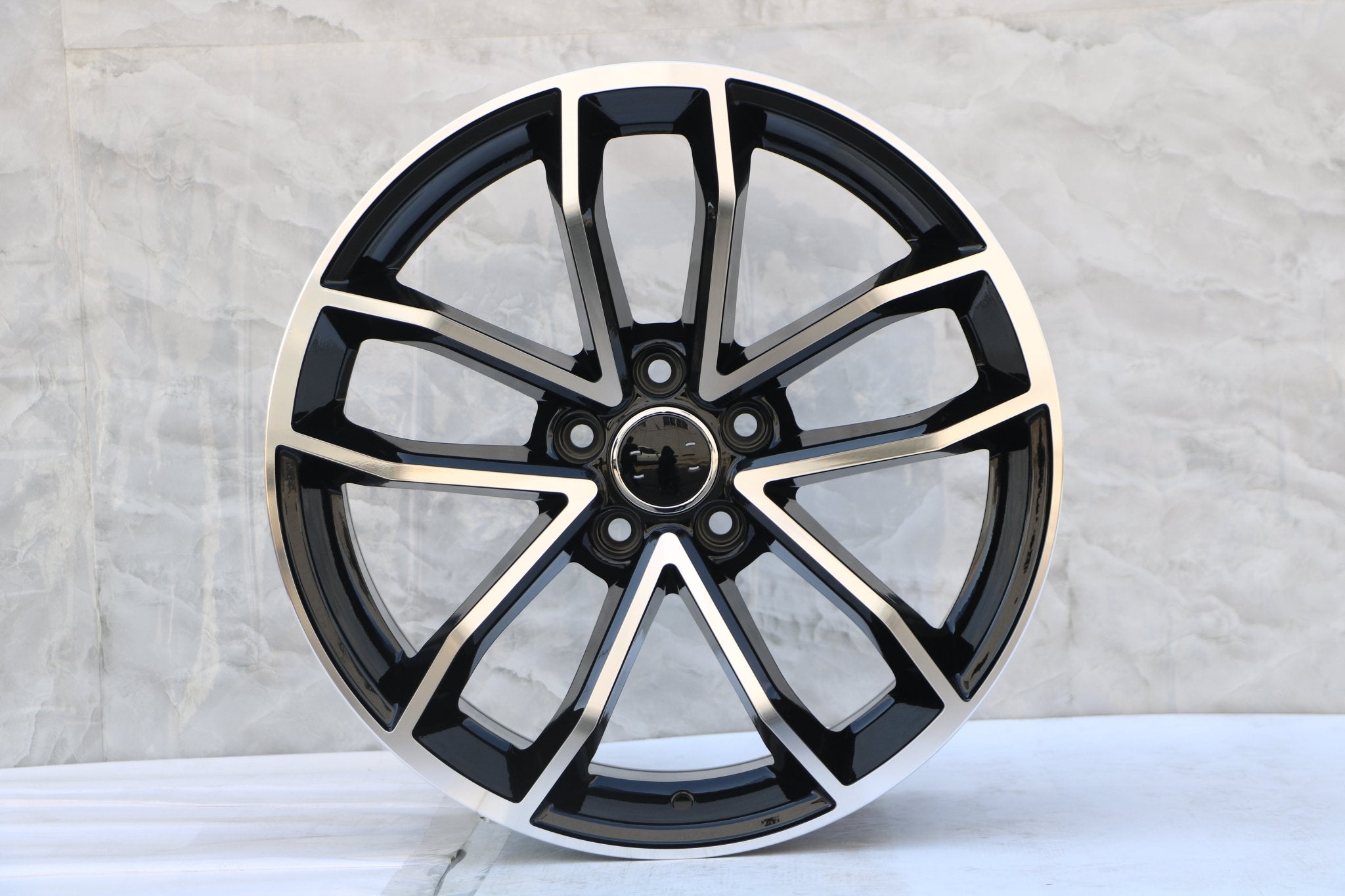 W603 1245 Black Machined Face 18x8.5 ET35 5x112 CB66.6