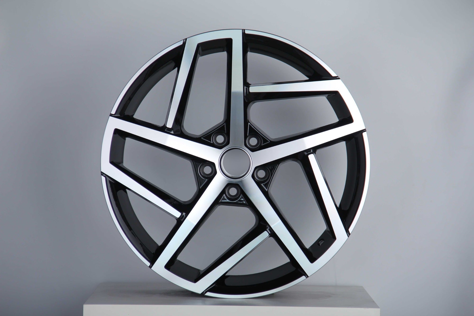 W605 6108 Black Machined Face 17x7.5 Et35 5x100 CB57.1