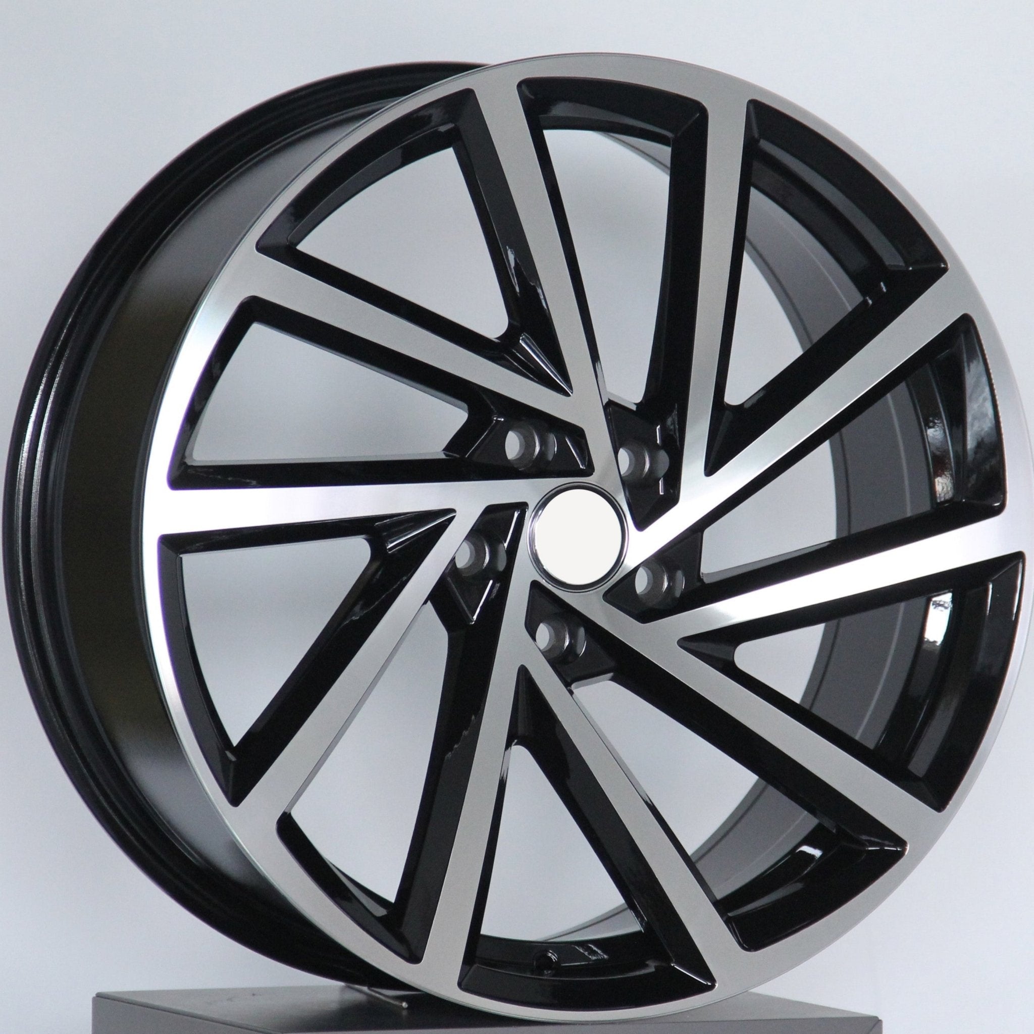 W609 681 Black Machined Face 17x7.5 ET45 5x112 CB57.1