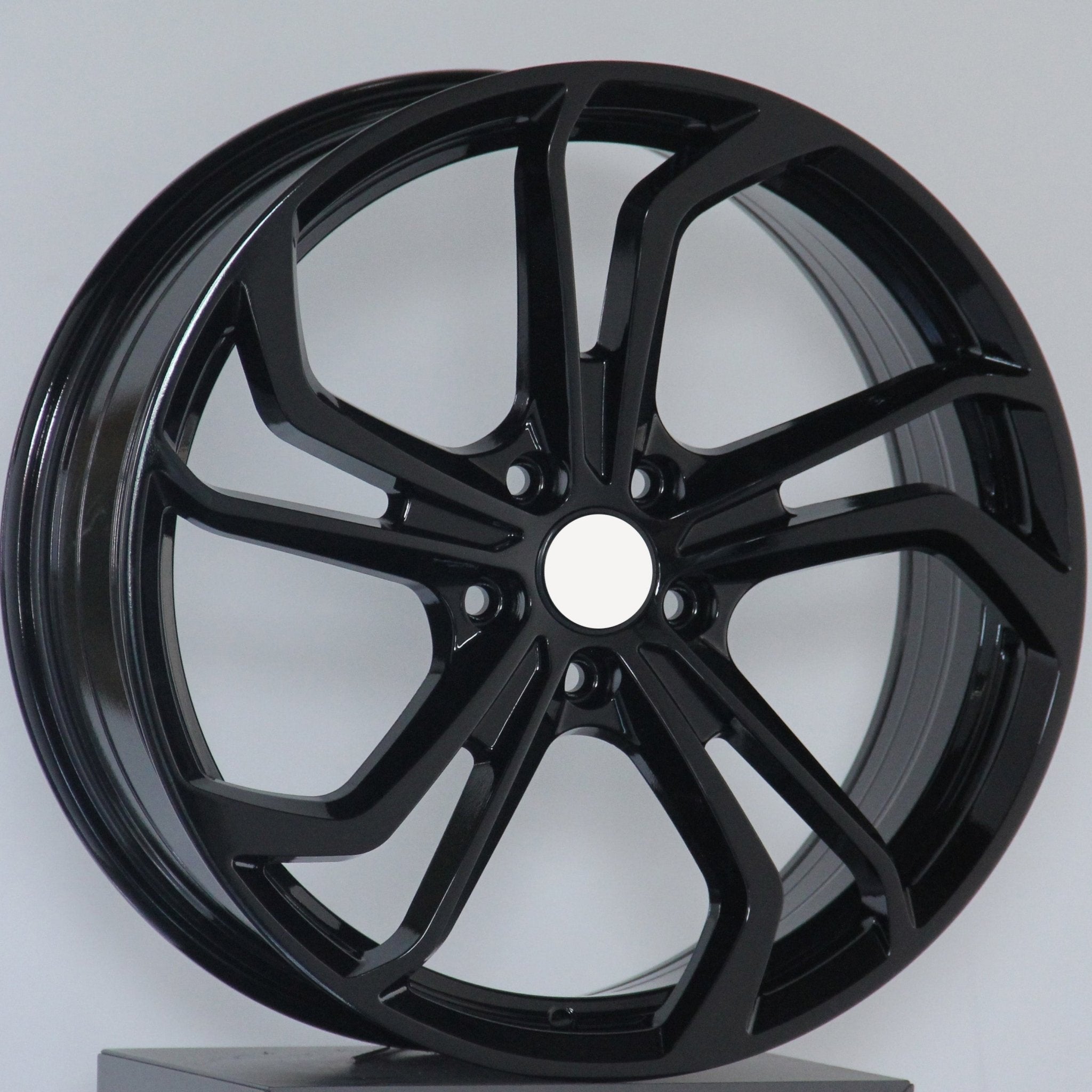 W610 698 Gloss Black 18x8.0 ET45 5x112 CB57.1