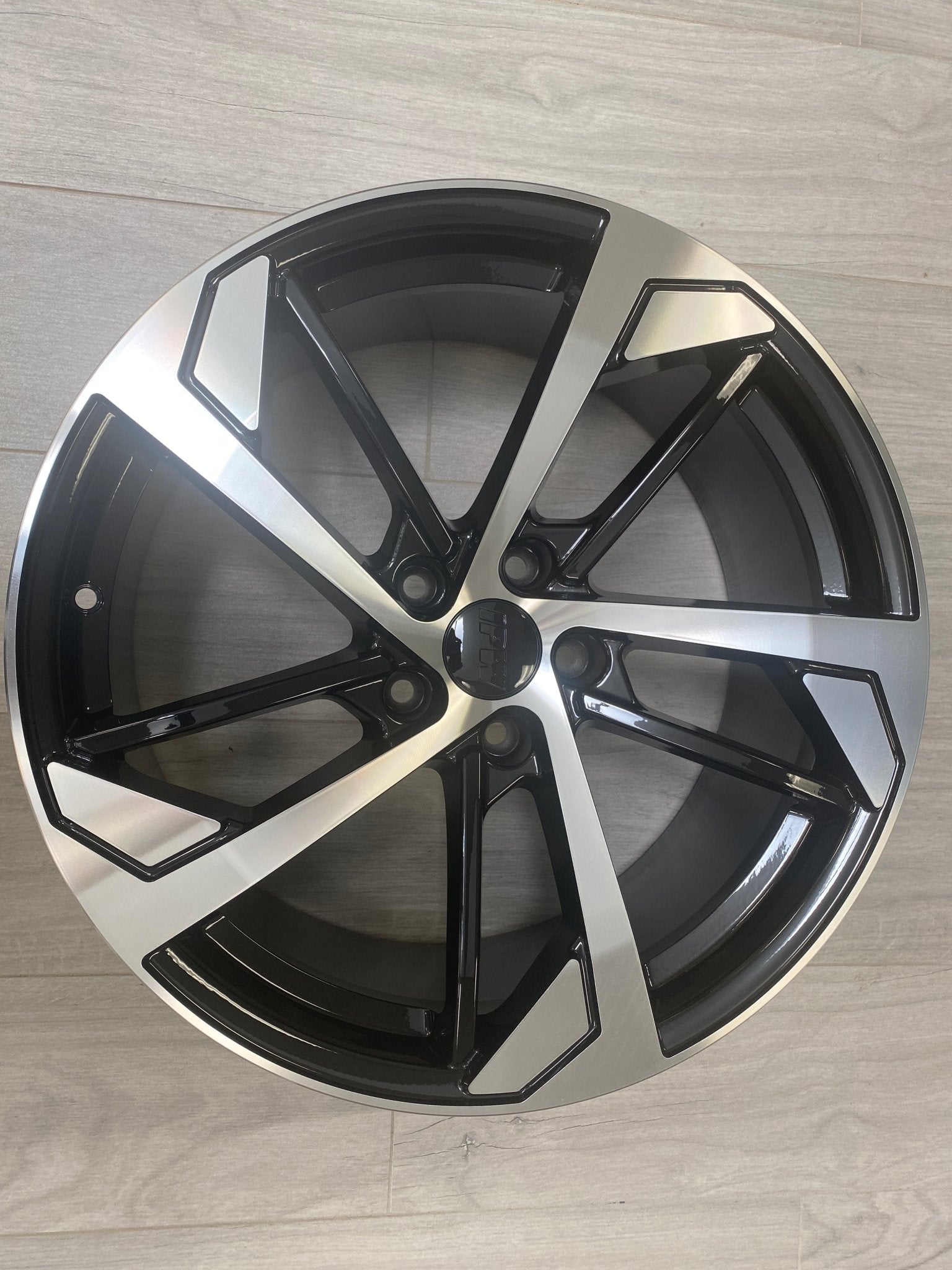 W614 1277 Black Machined Face 19x8.5 Et35 5x114.3 CB73.1 C030IPW-B