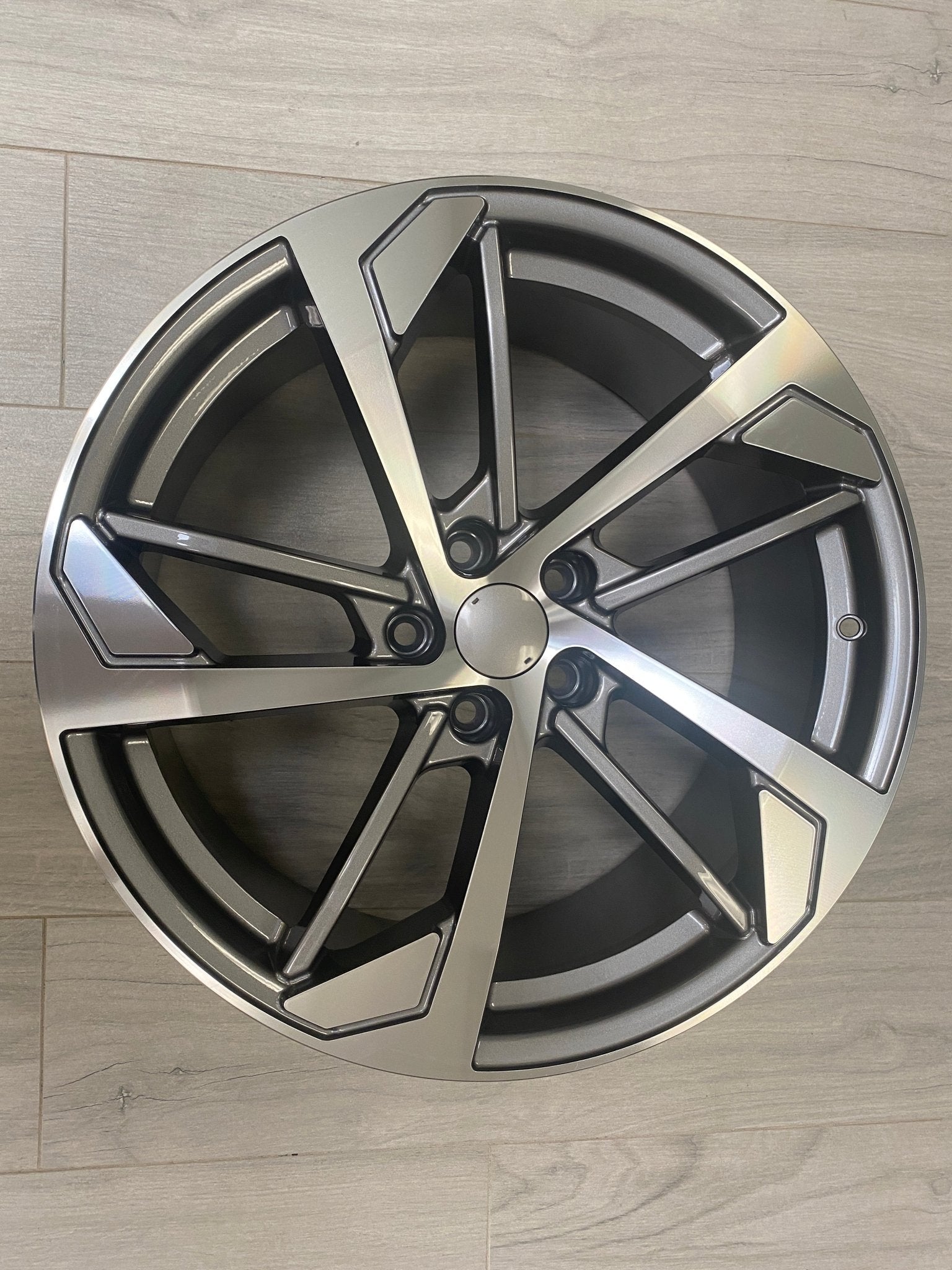 W614 1277 Gunmetal Machined 19x8.5 ET35 5x112 CB66.56