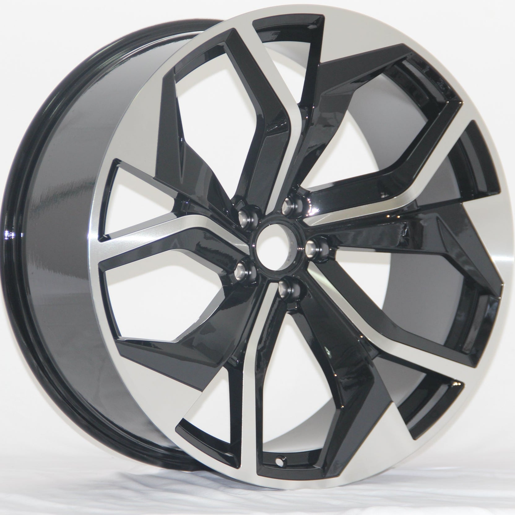 W616 6109 Black Machine Face 22x9.5 ET25 CB66.45 5x112