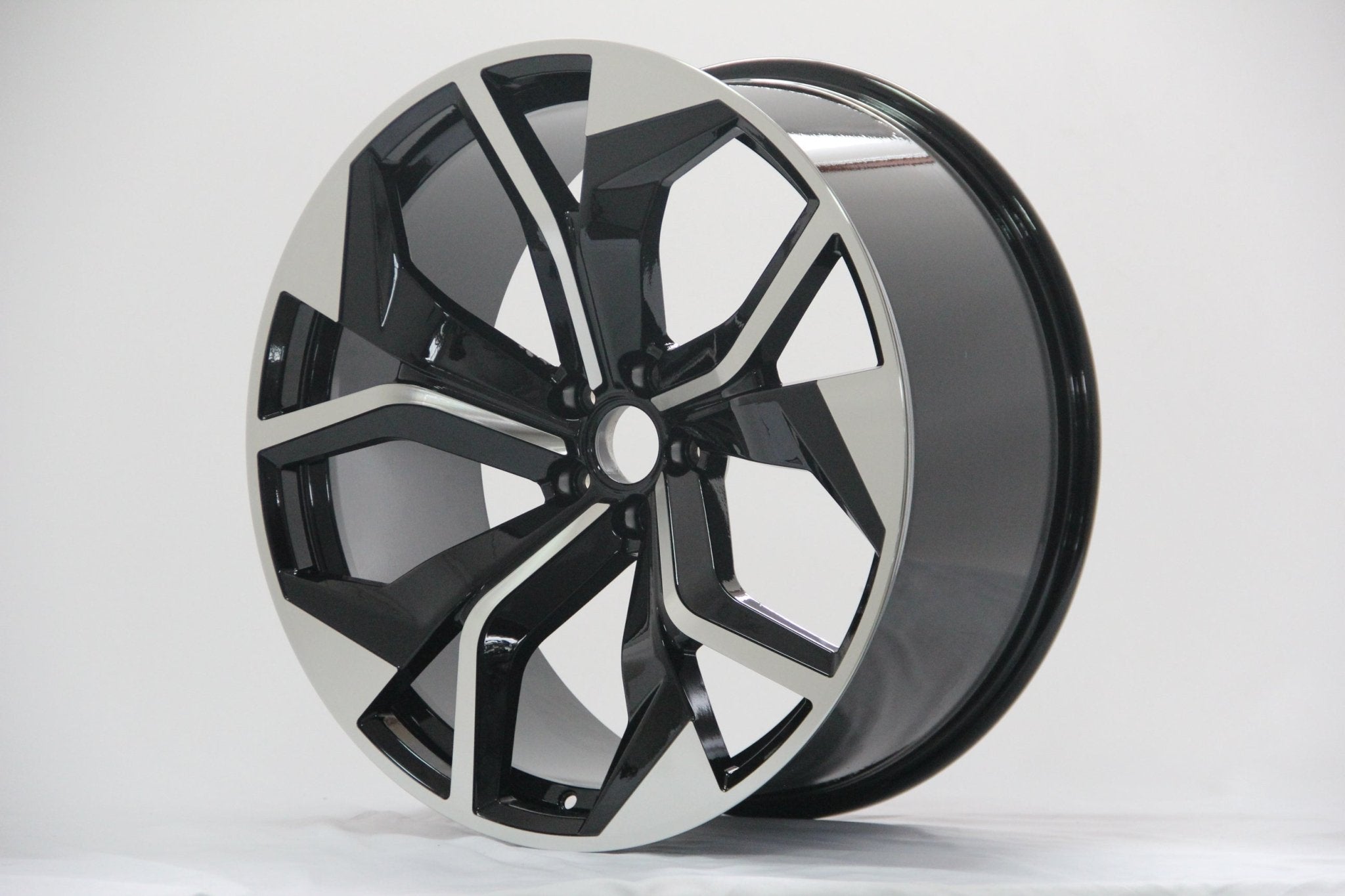 W616 D1637 Black Machined Face 22x10 ET20 5x112 CB66.6