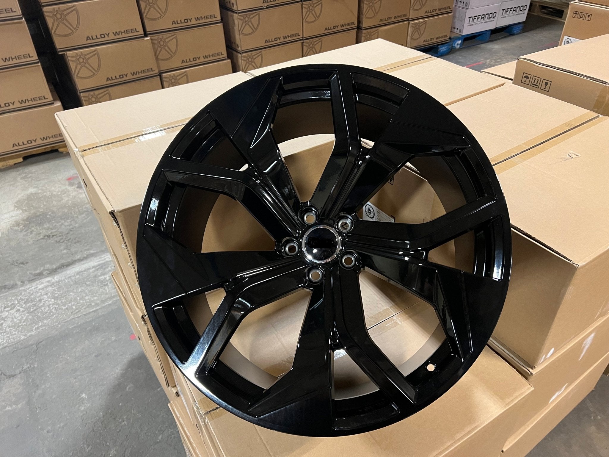 W616 D1637 Gloss Black 22x10 ET20 5x112 CB66.6