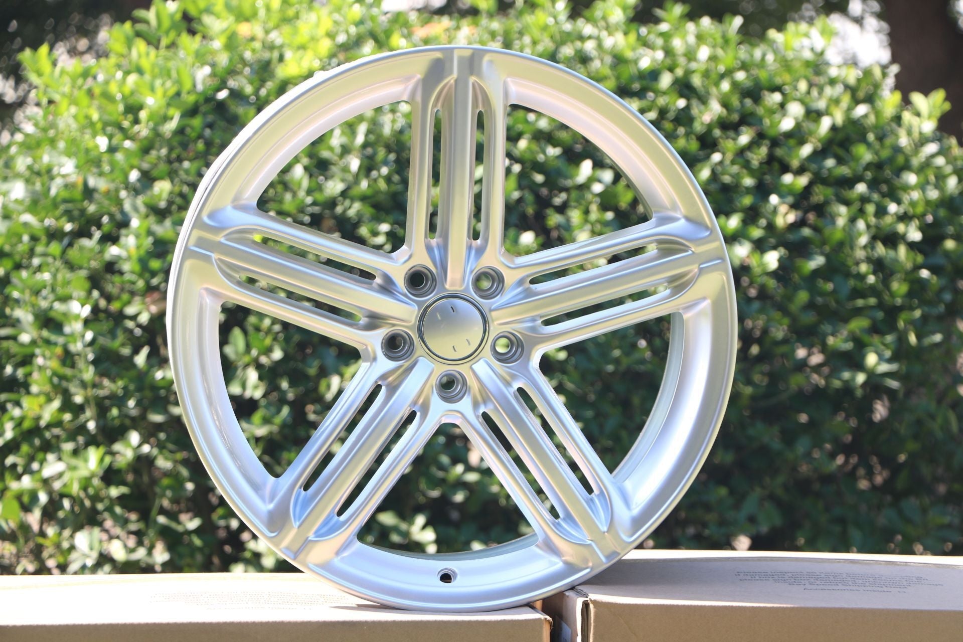 W620 Hyper Silver 20*9.0 ET50 5*130 CB71.5