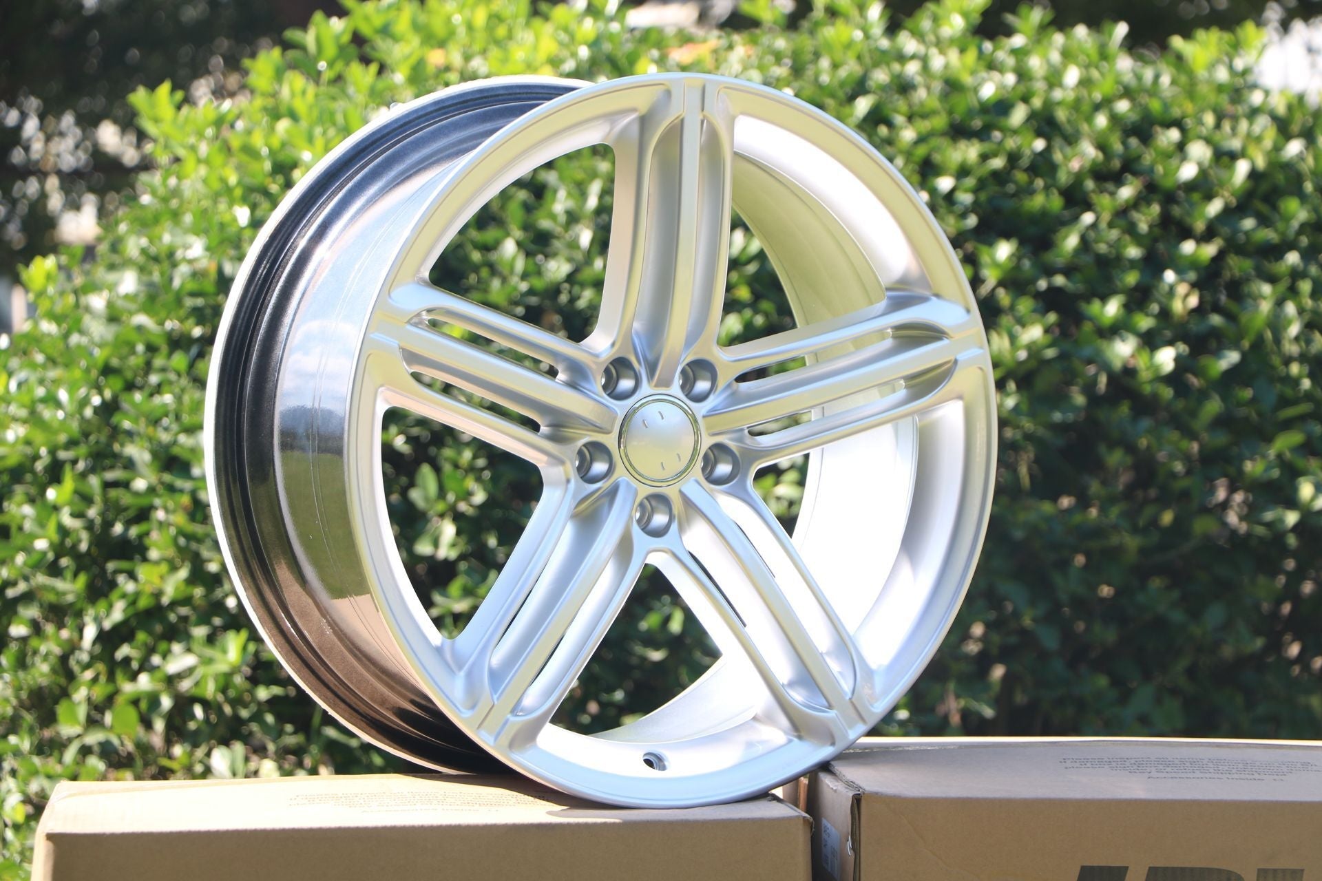 W620 Hyper Silver 20*9.0 ET50 5*130 CB71.5