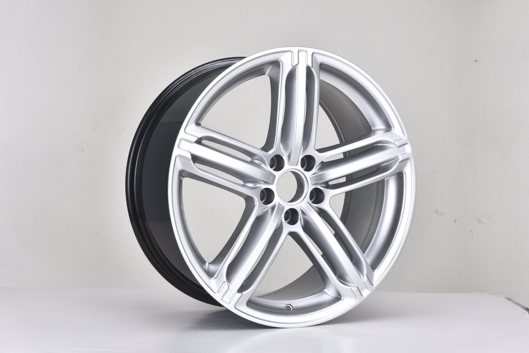 W620 Hyper Silver 20*9.0 ET50 5*130 CB71.5