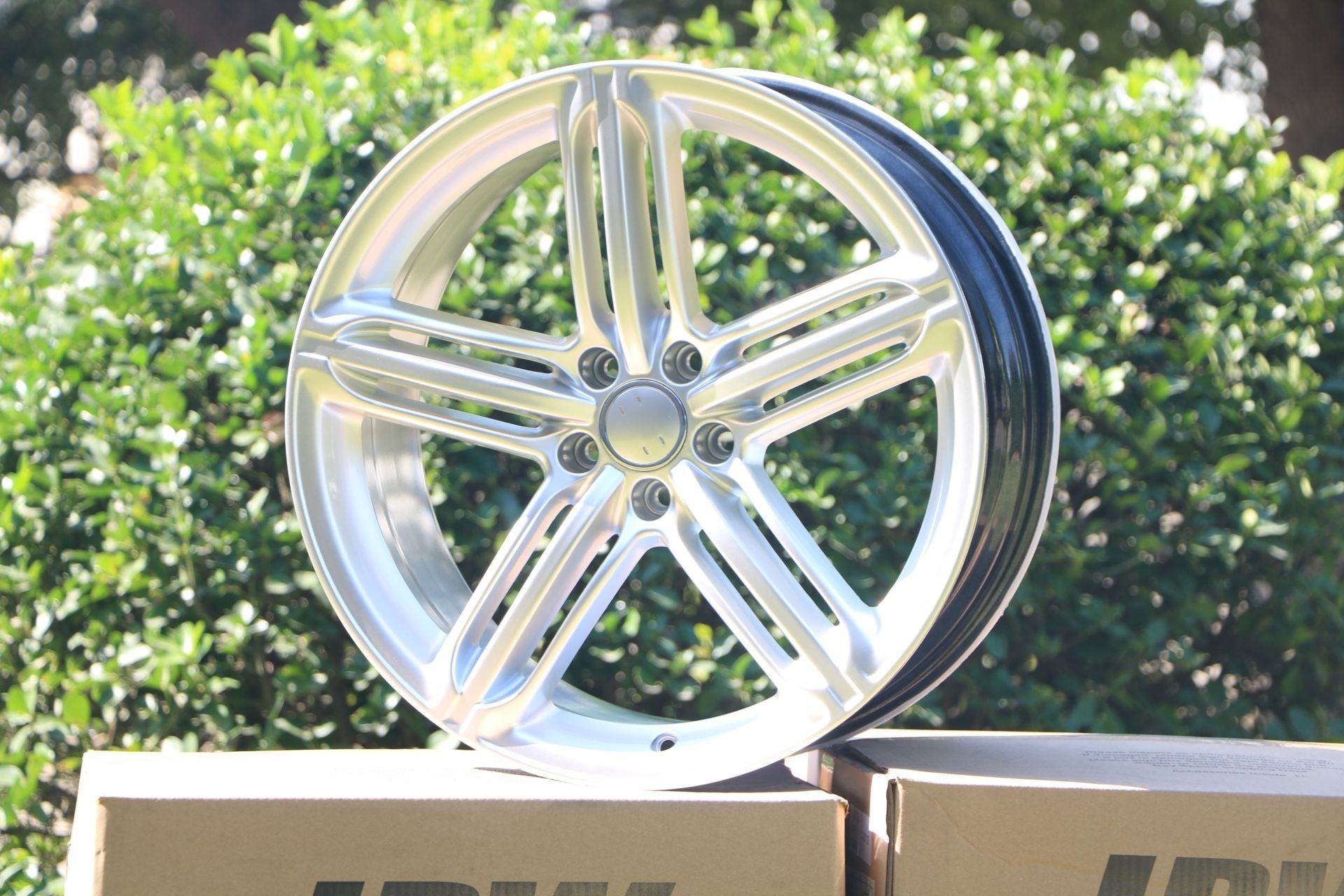 W620 Hyper Silver 20*9.0 ET50 5*130 CB71.5