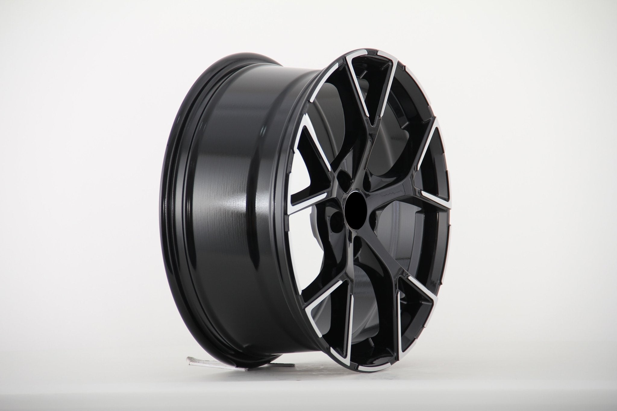 W632 6131 Black Machined Face 19x8.0 ET45 5x112 CB66.45