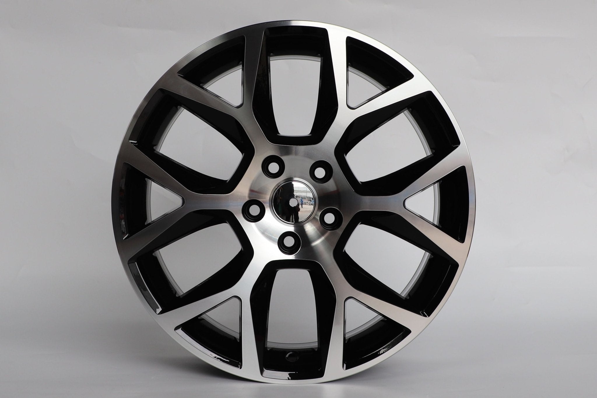 W640-Black Machine Face 18*7.5 ET45 5*112 CB57.1